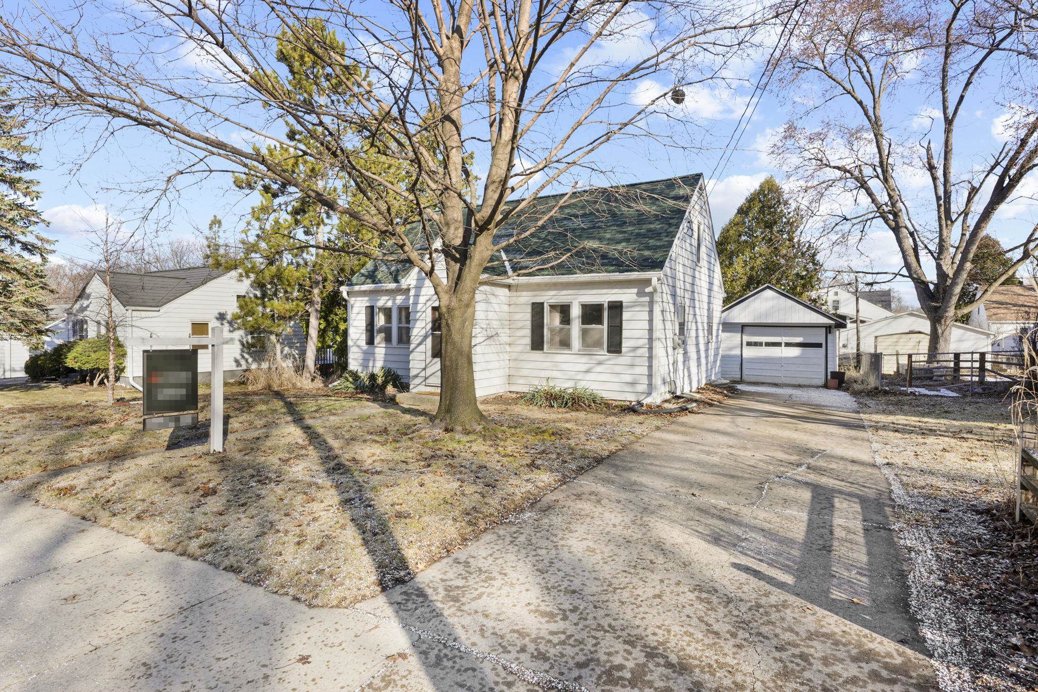 3914 Dennett Drive