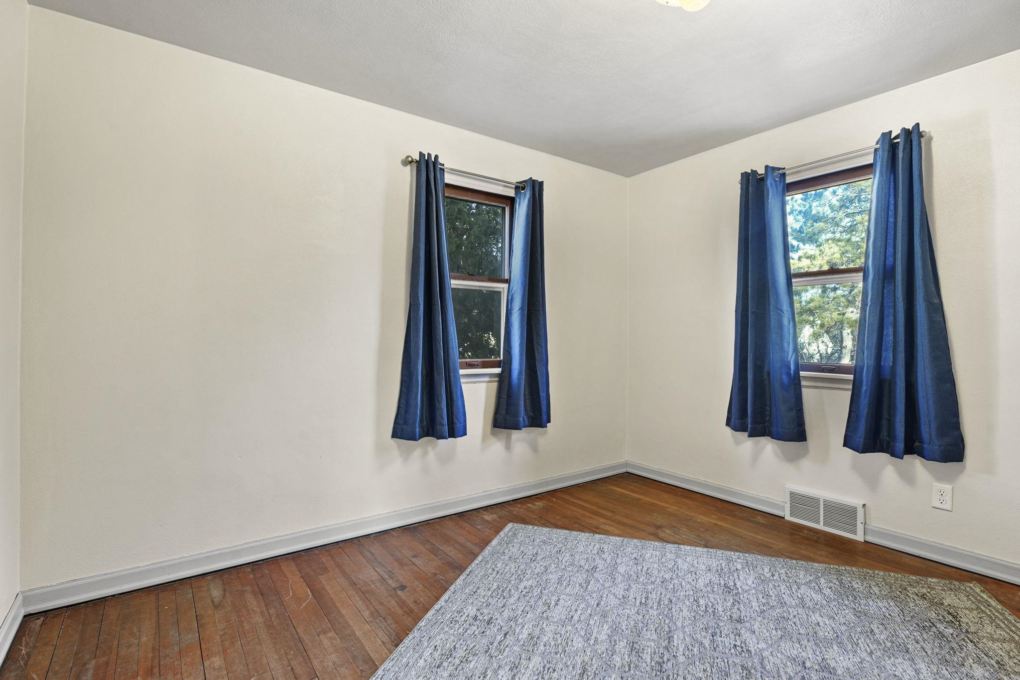 3914 Dennett Drive
