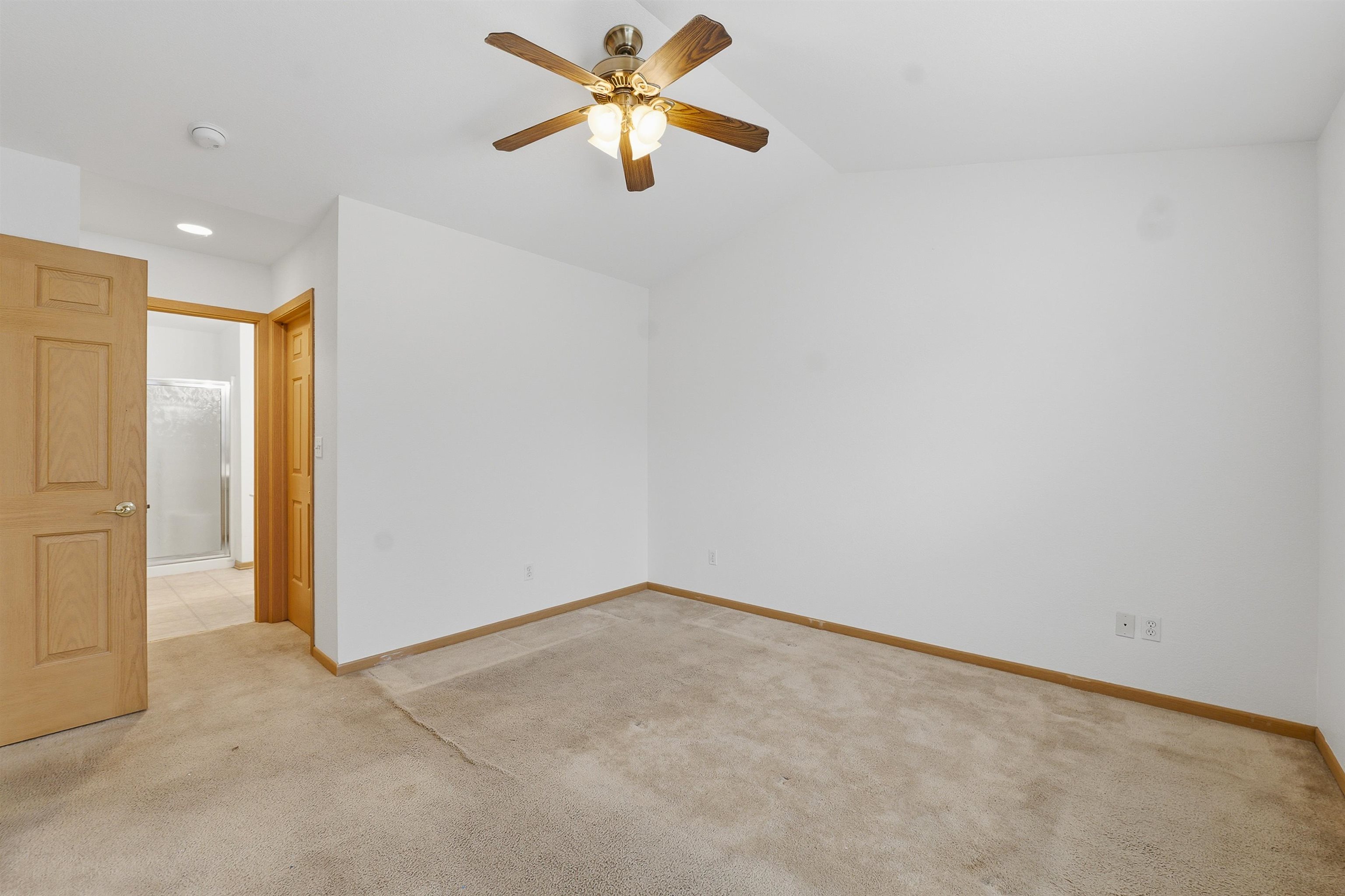 1017 E Pinecrest Lane