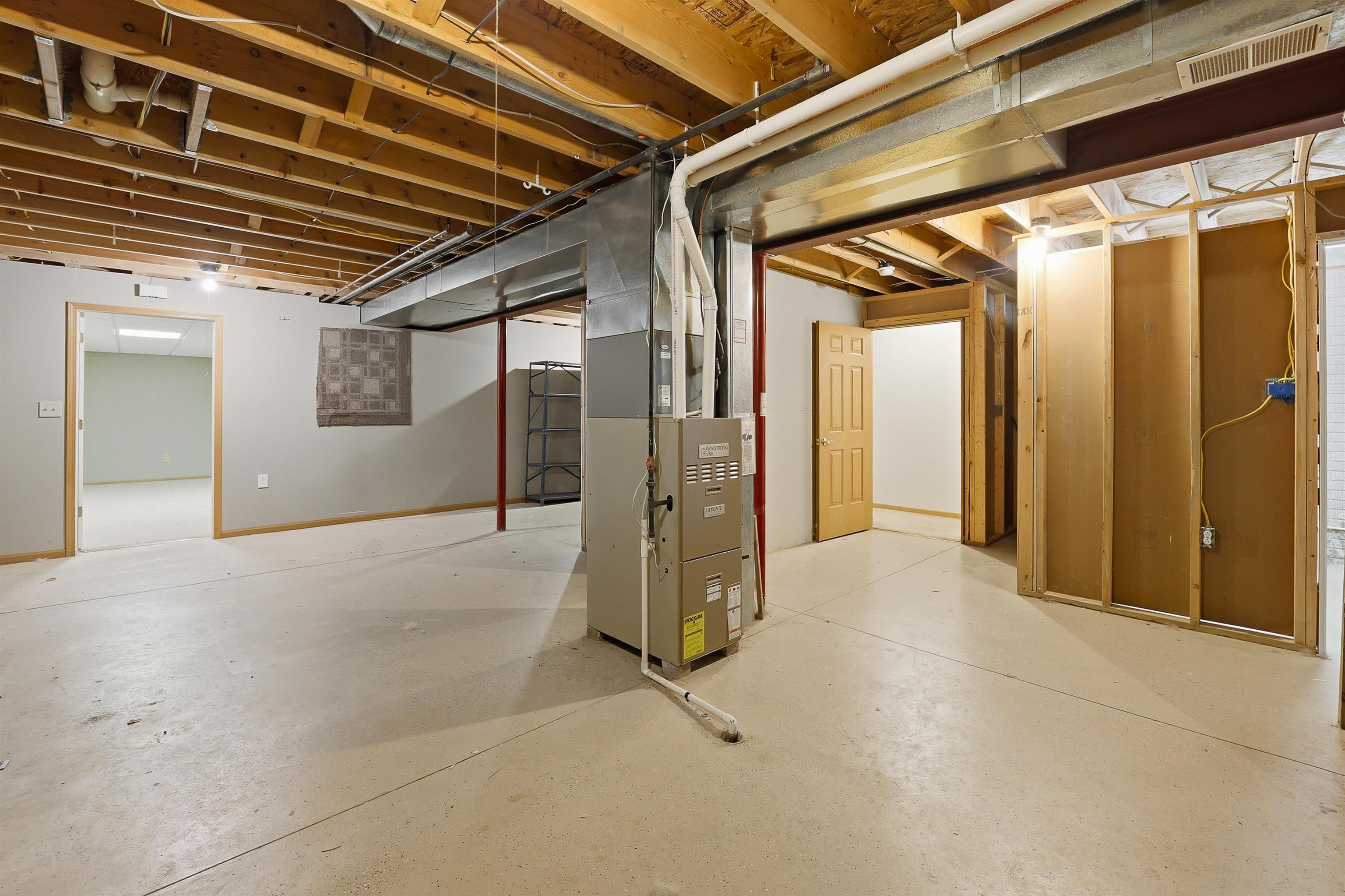 1017 E Pinecrest Lane