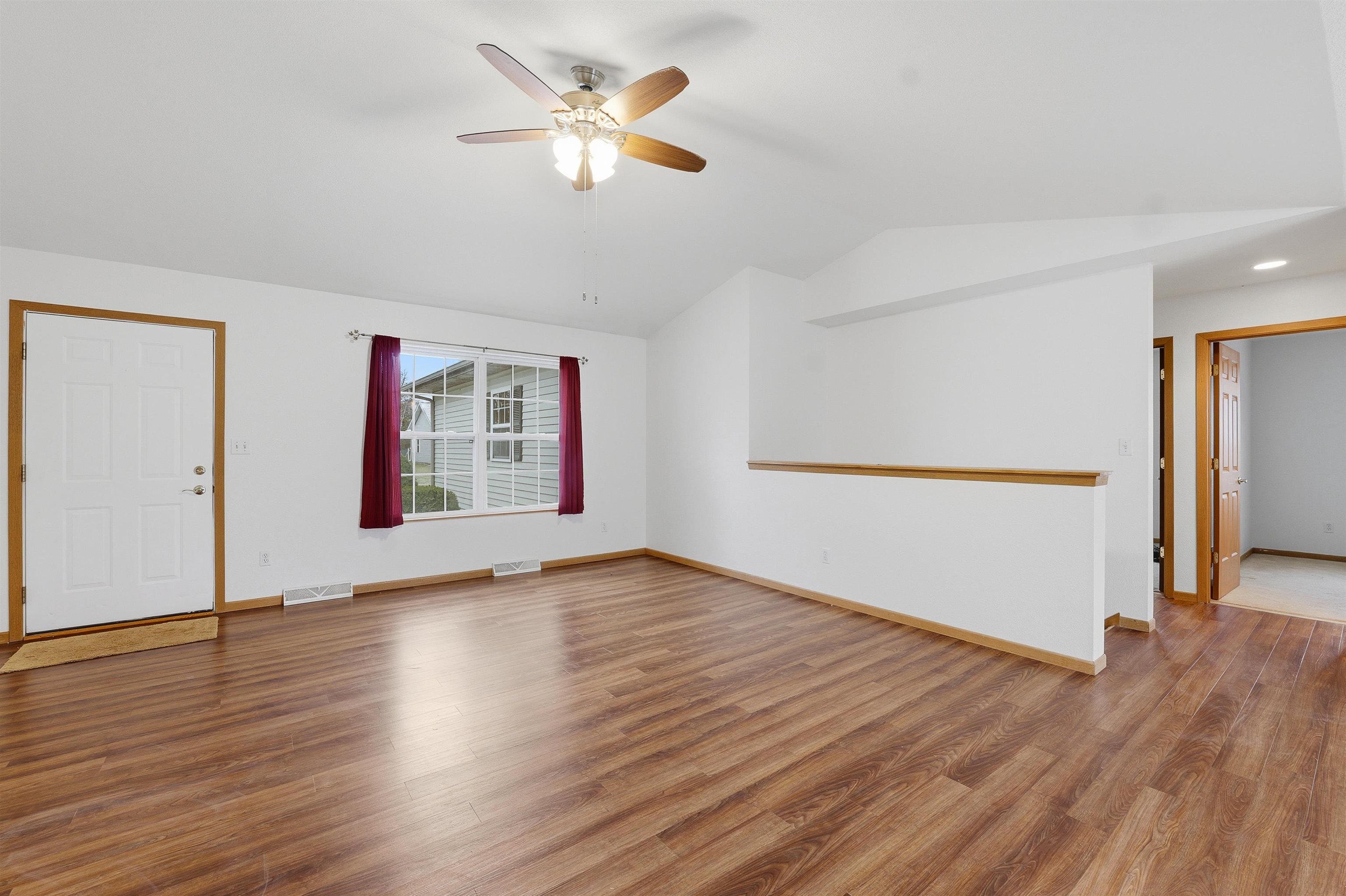 1017 E Pinecrest Lane