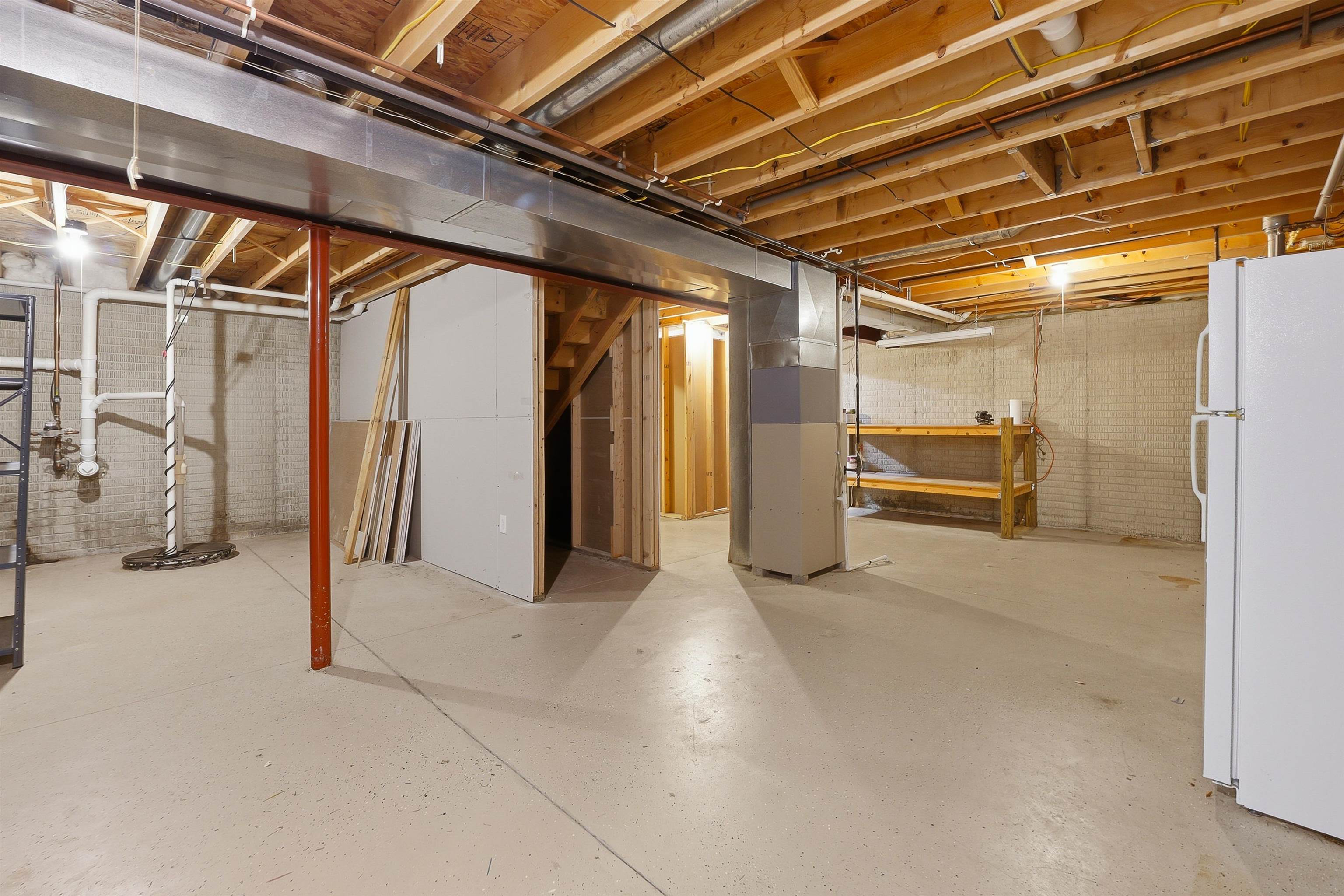 1017 E Pinecrest Lane