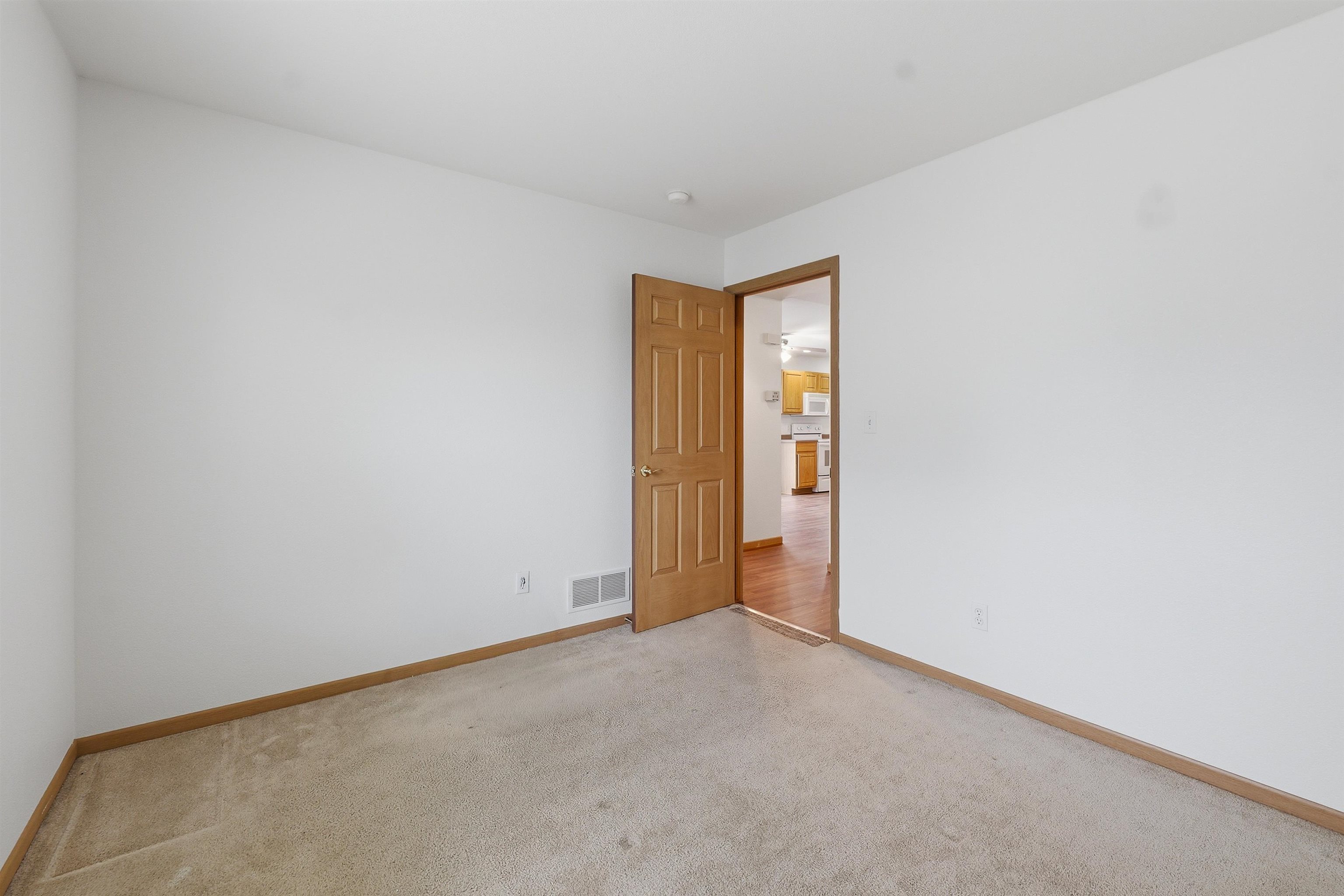 1017 E Pinecrest Lane