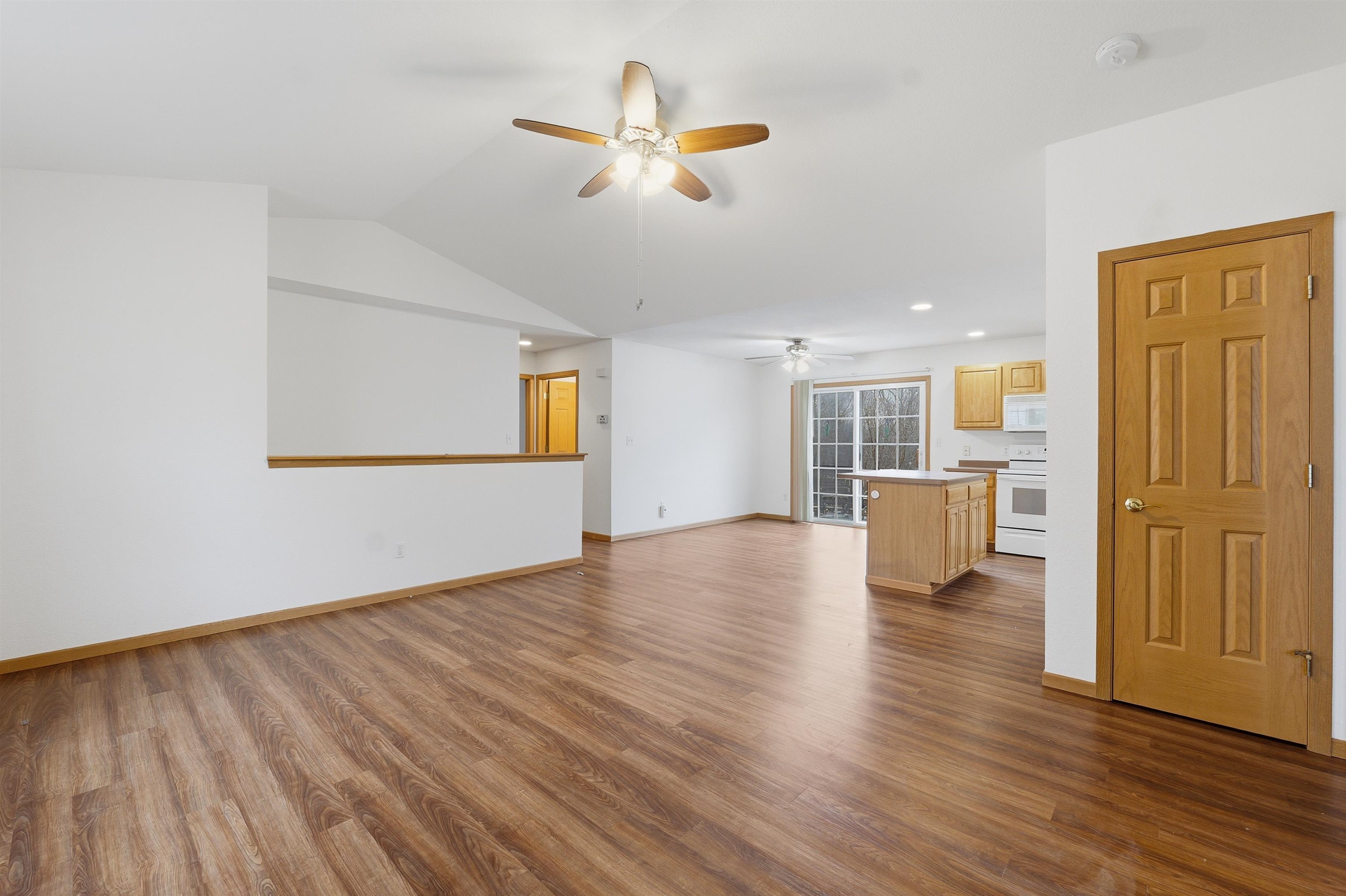 1017 E Pinecrest Lane