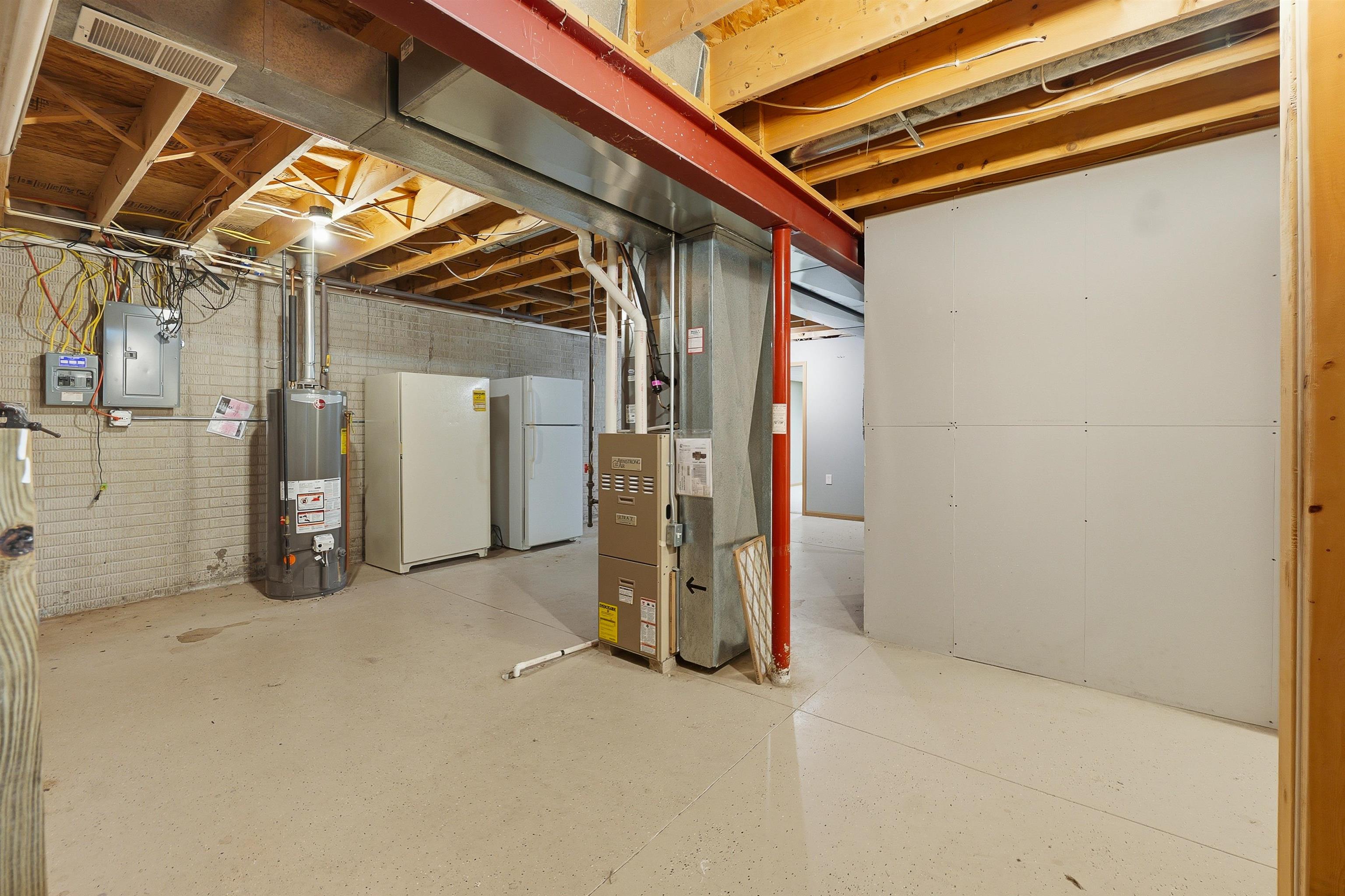 1017 E Pinecrest Lane