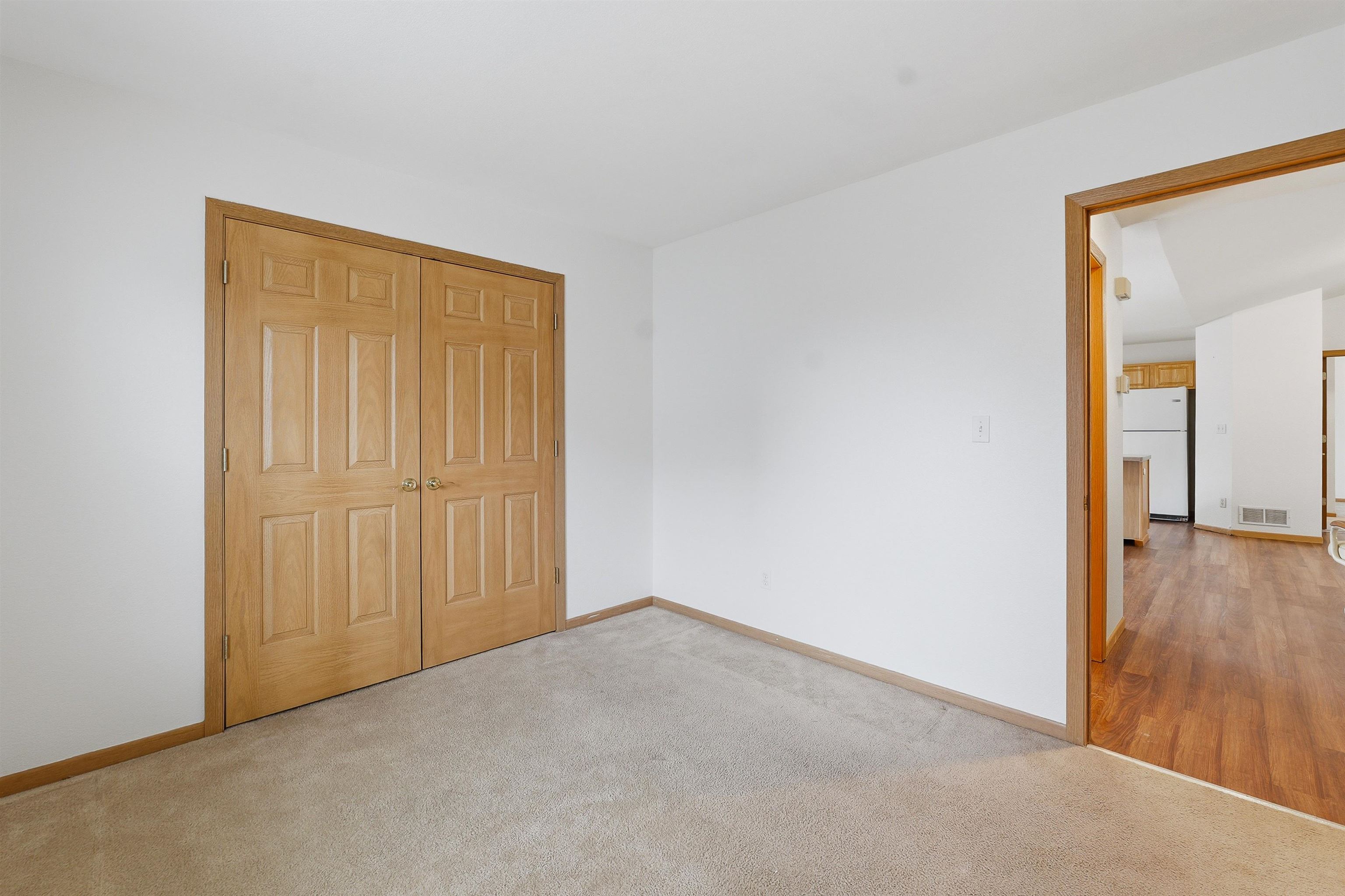 1017 E Pinecrest Lane