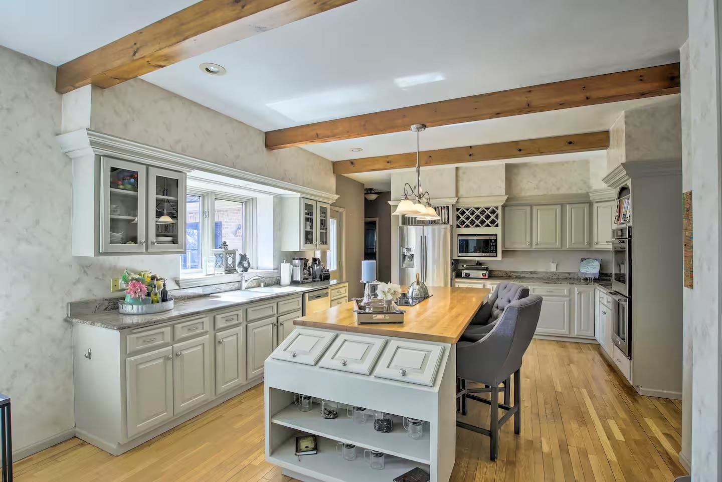 6993 Applewood Drive