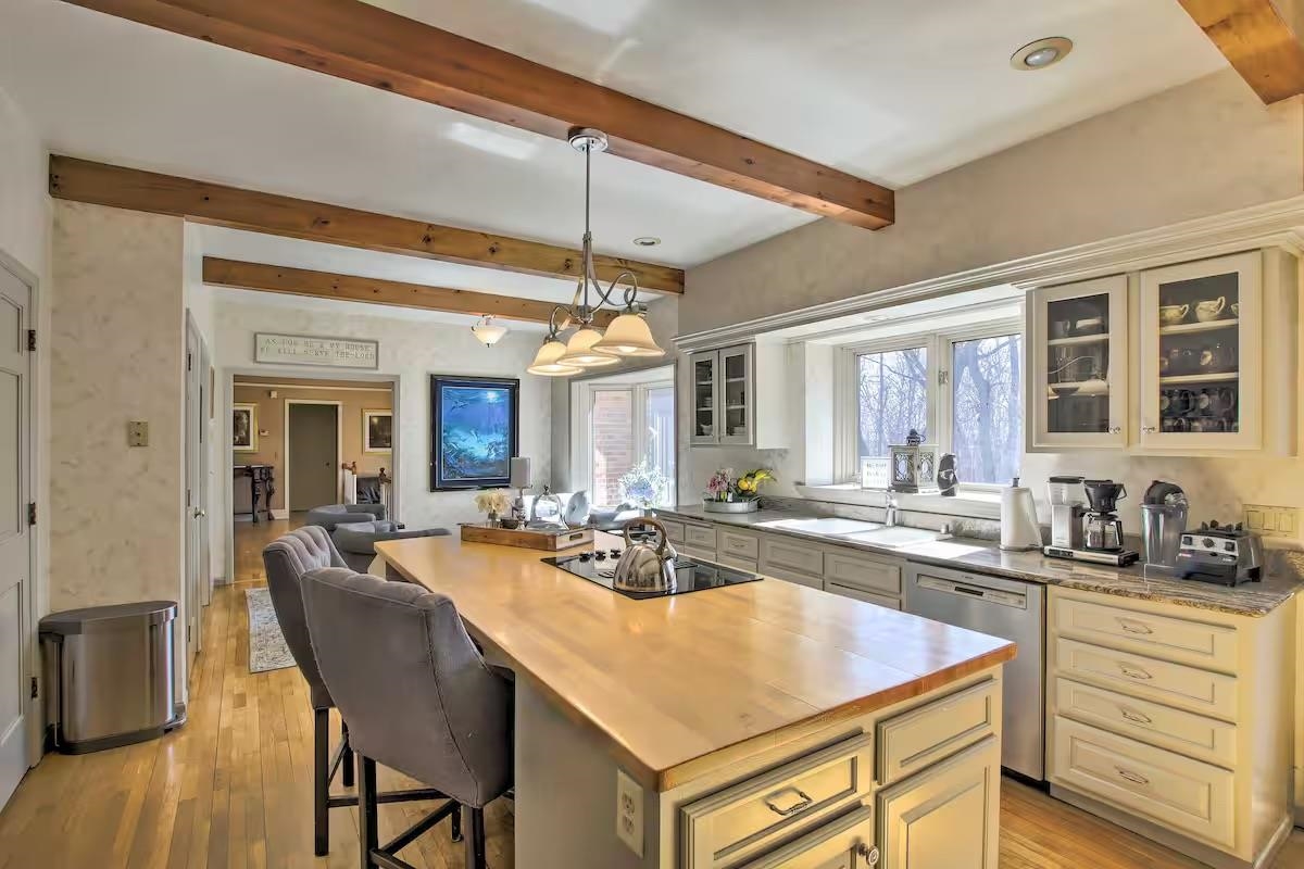 6993 Applewood Drive