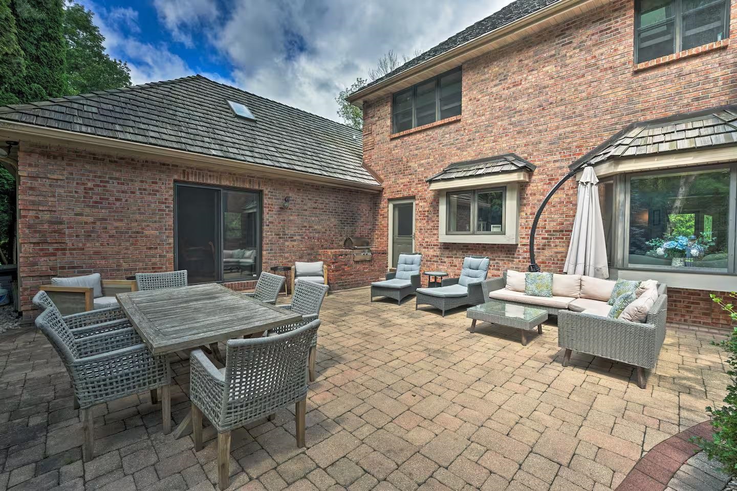 6993 Applewood Drive