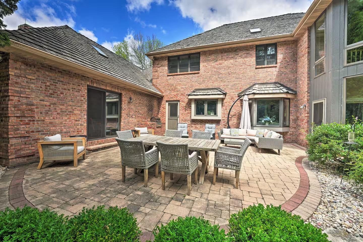 6993 Applewood Drive