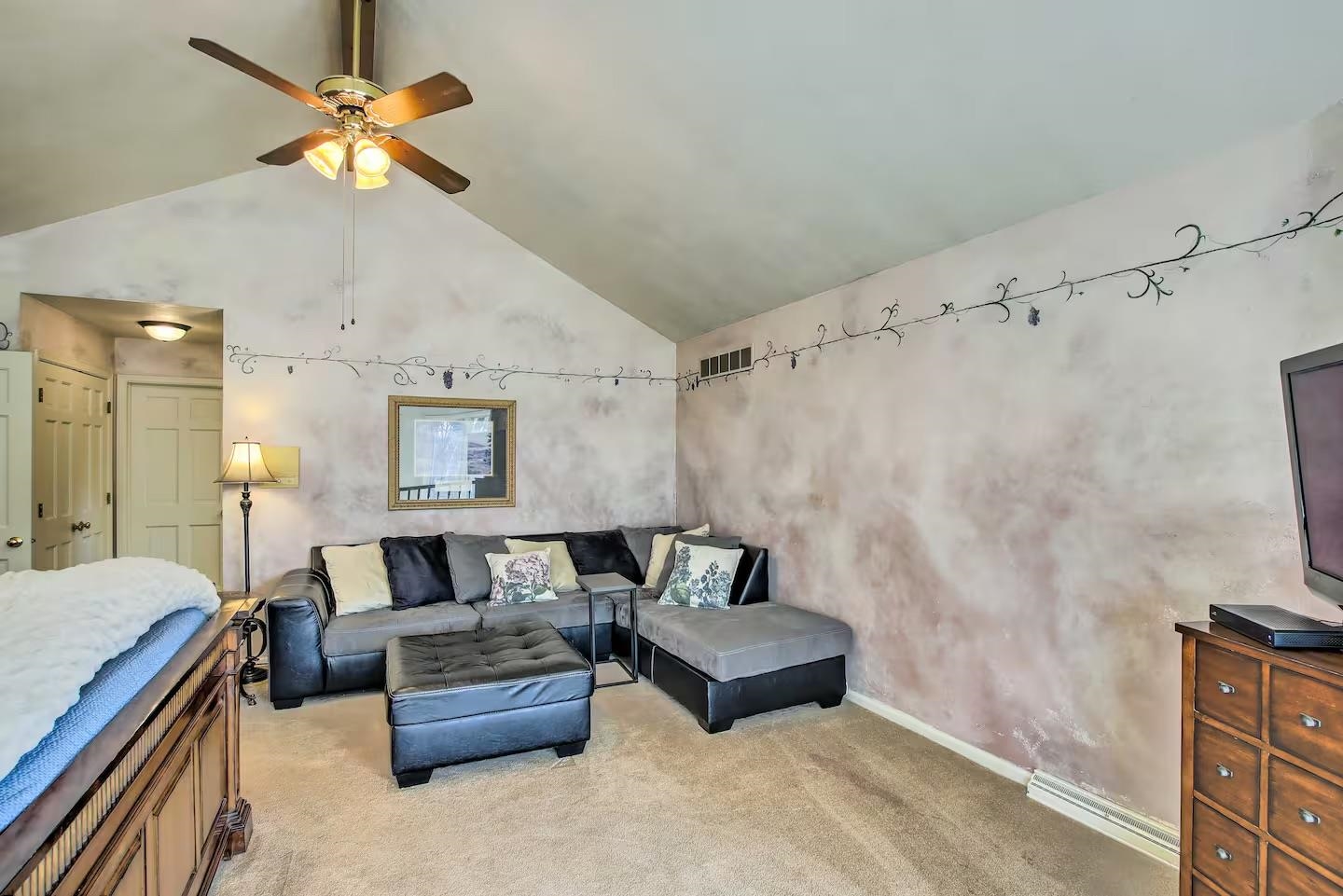 6993 Applewood Drive