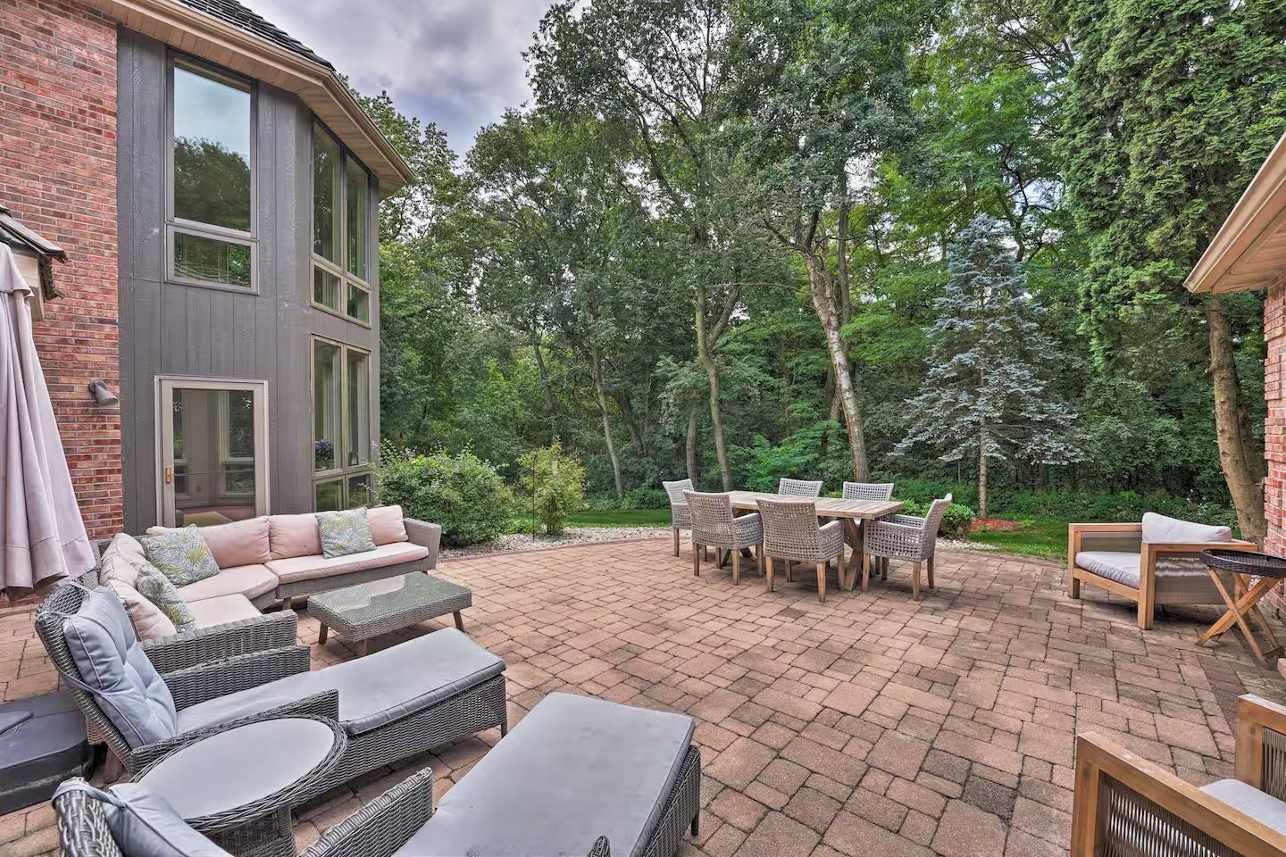 6993 Applewood Drive