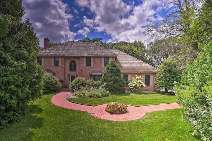 6993 Applewood Drive