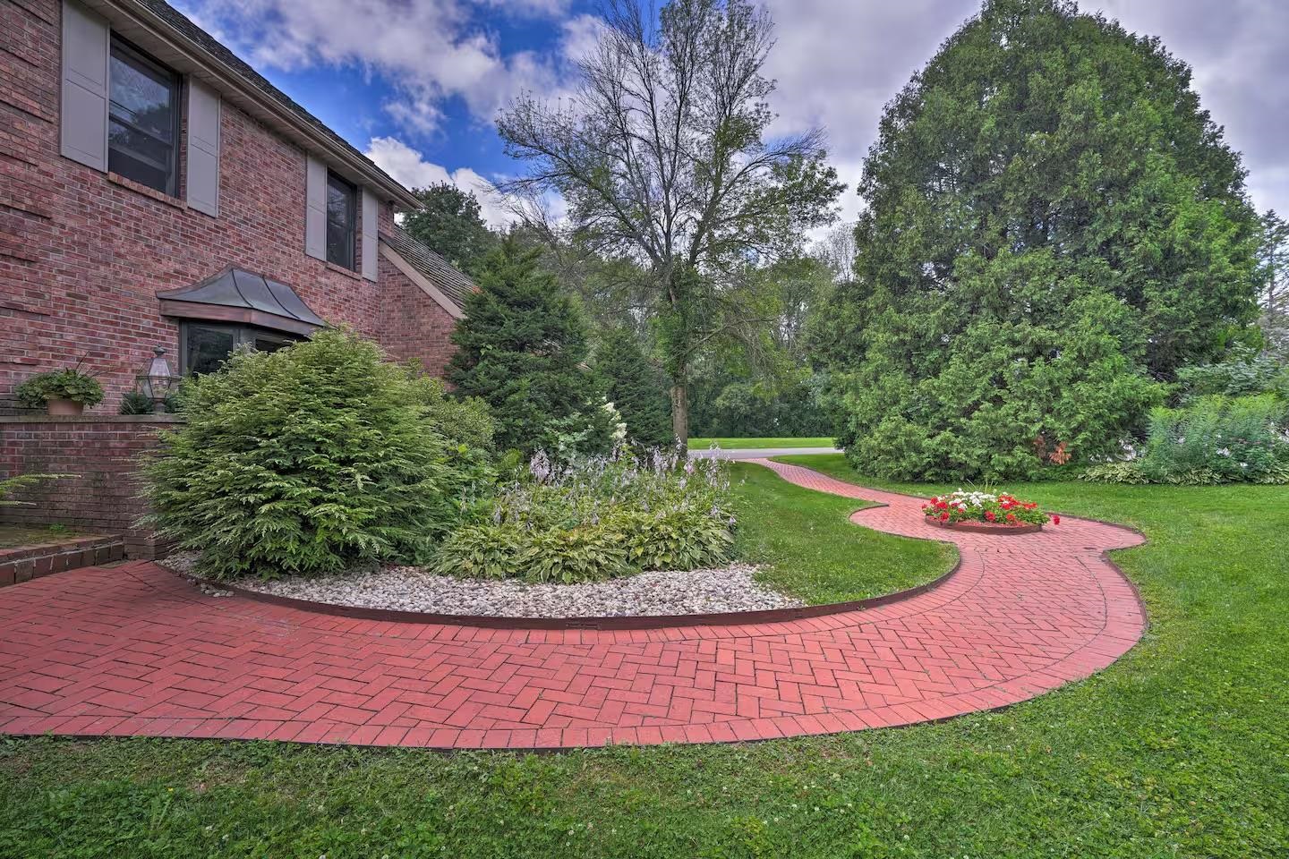 6993 Applewood Drive