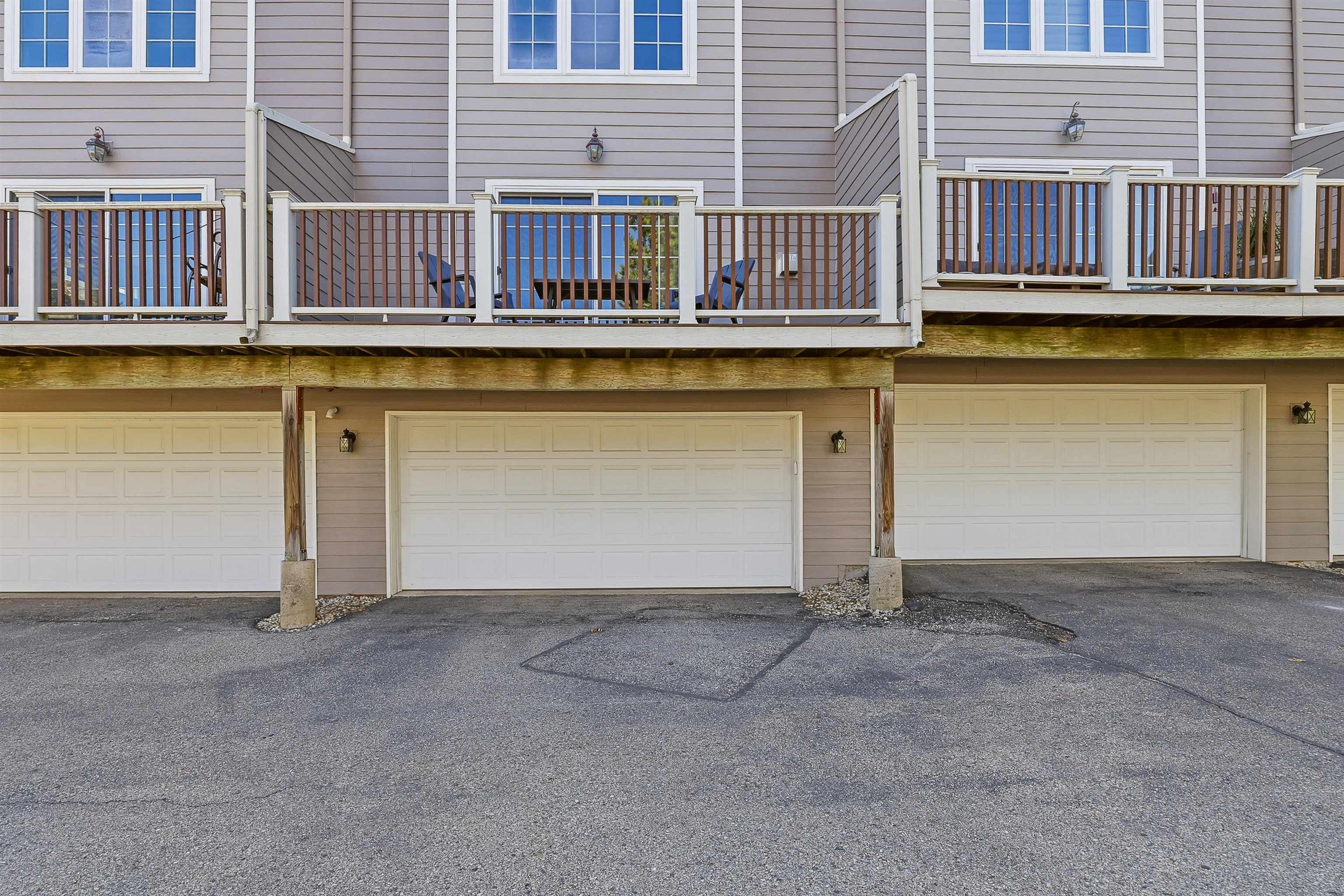 5462 Coachman Place
