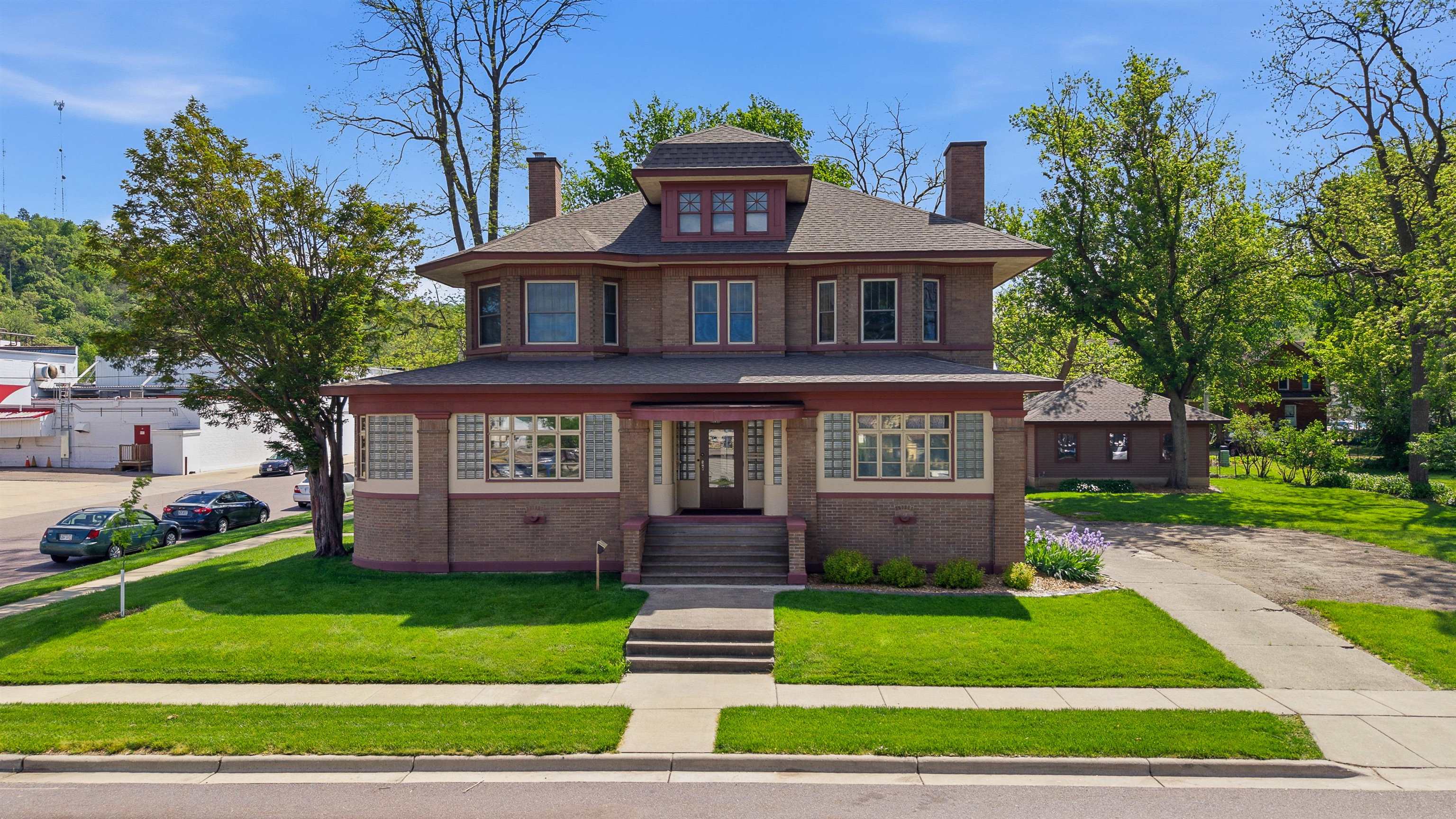 323 S Central Avenue