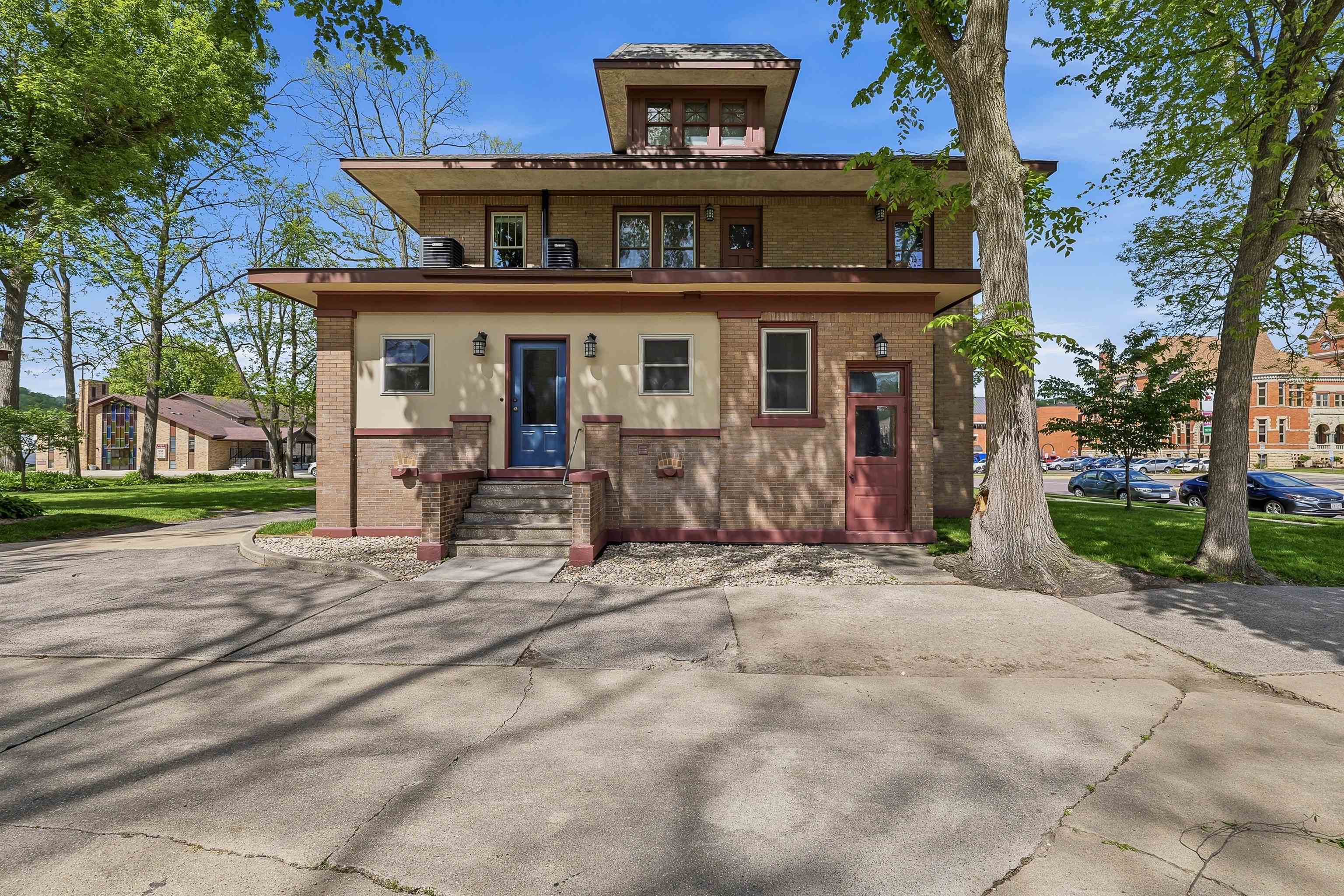 323 S Central Avenue