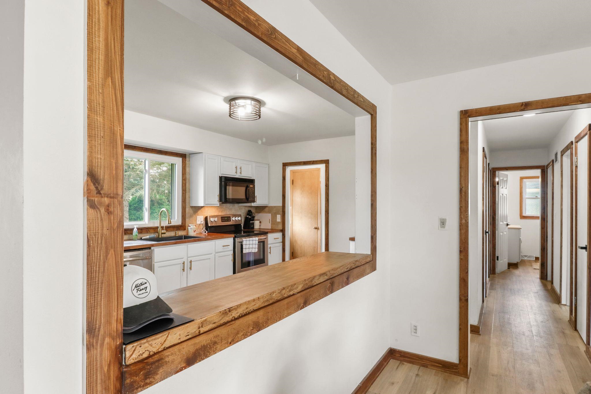 944 Hillside Drive