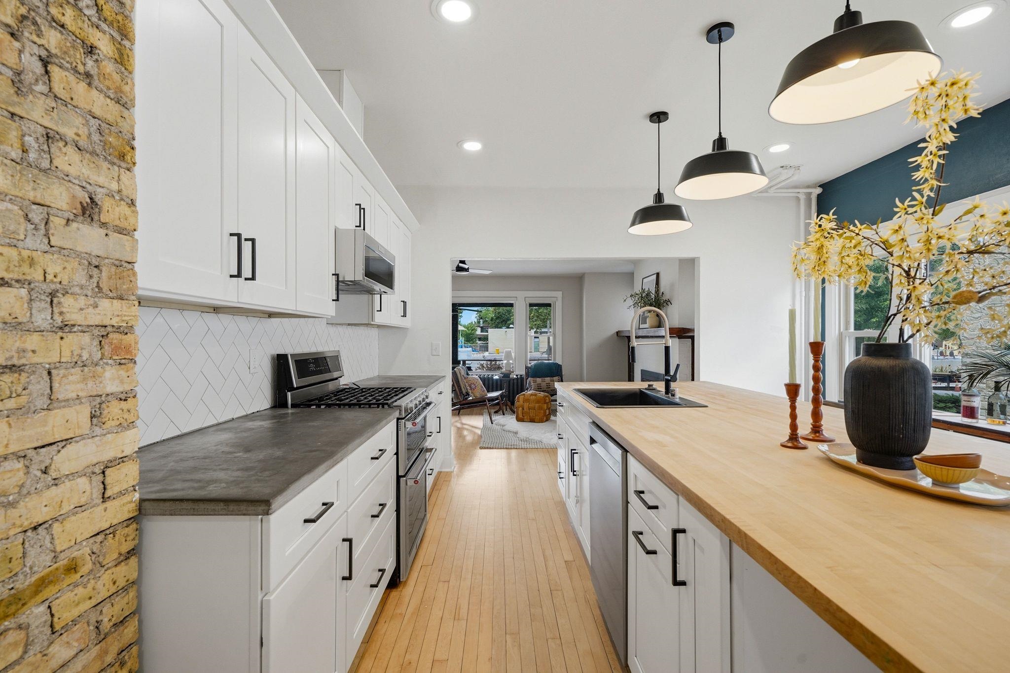 6931 Aetna Court