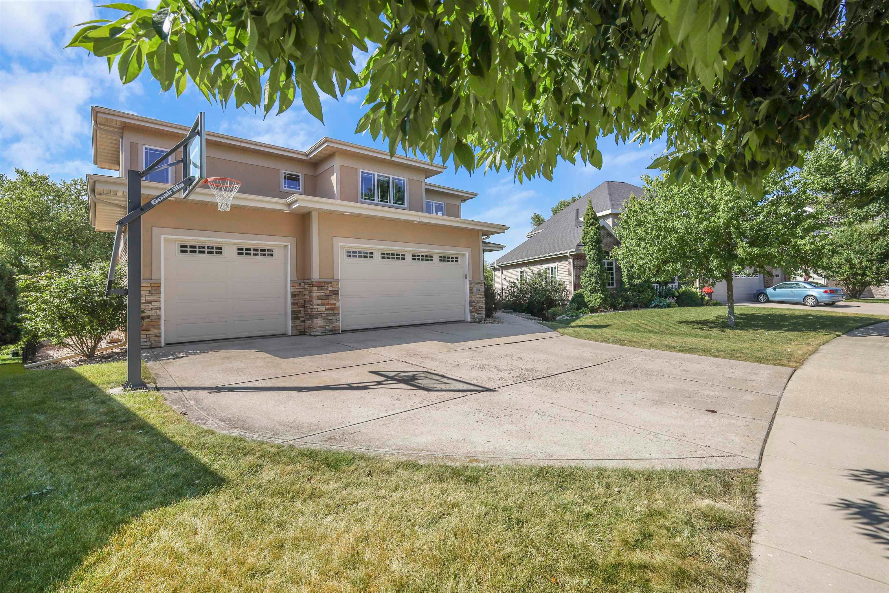 1314 Hanover Court