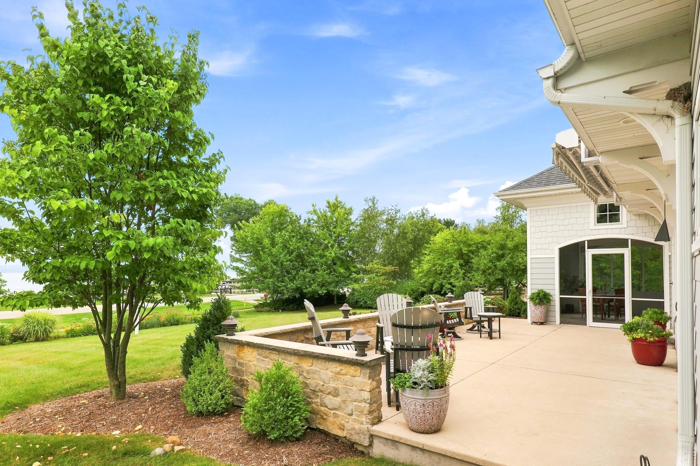 440 White Oaks Court