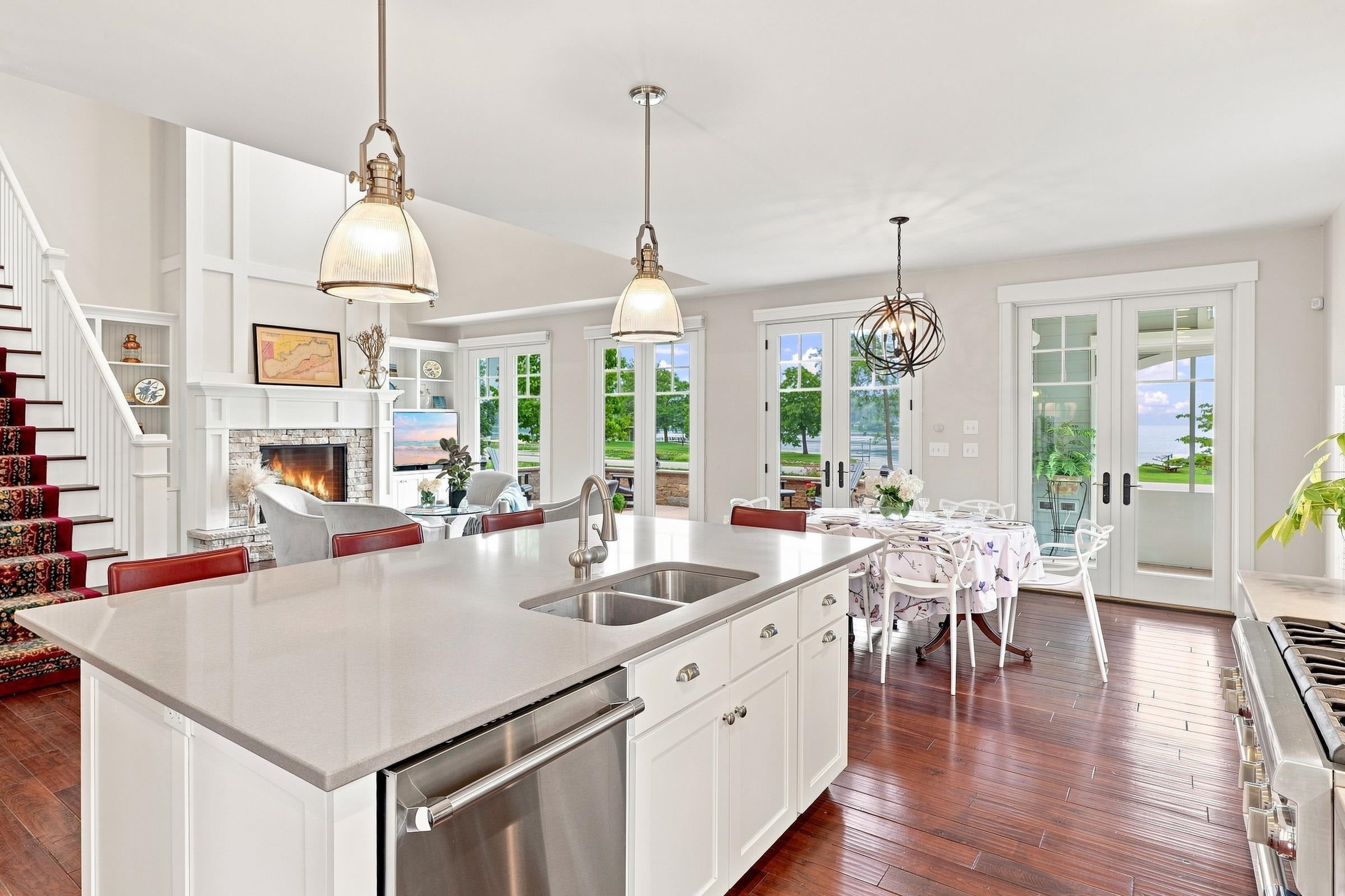 440 White Oaks Court