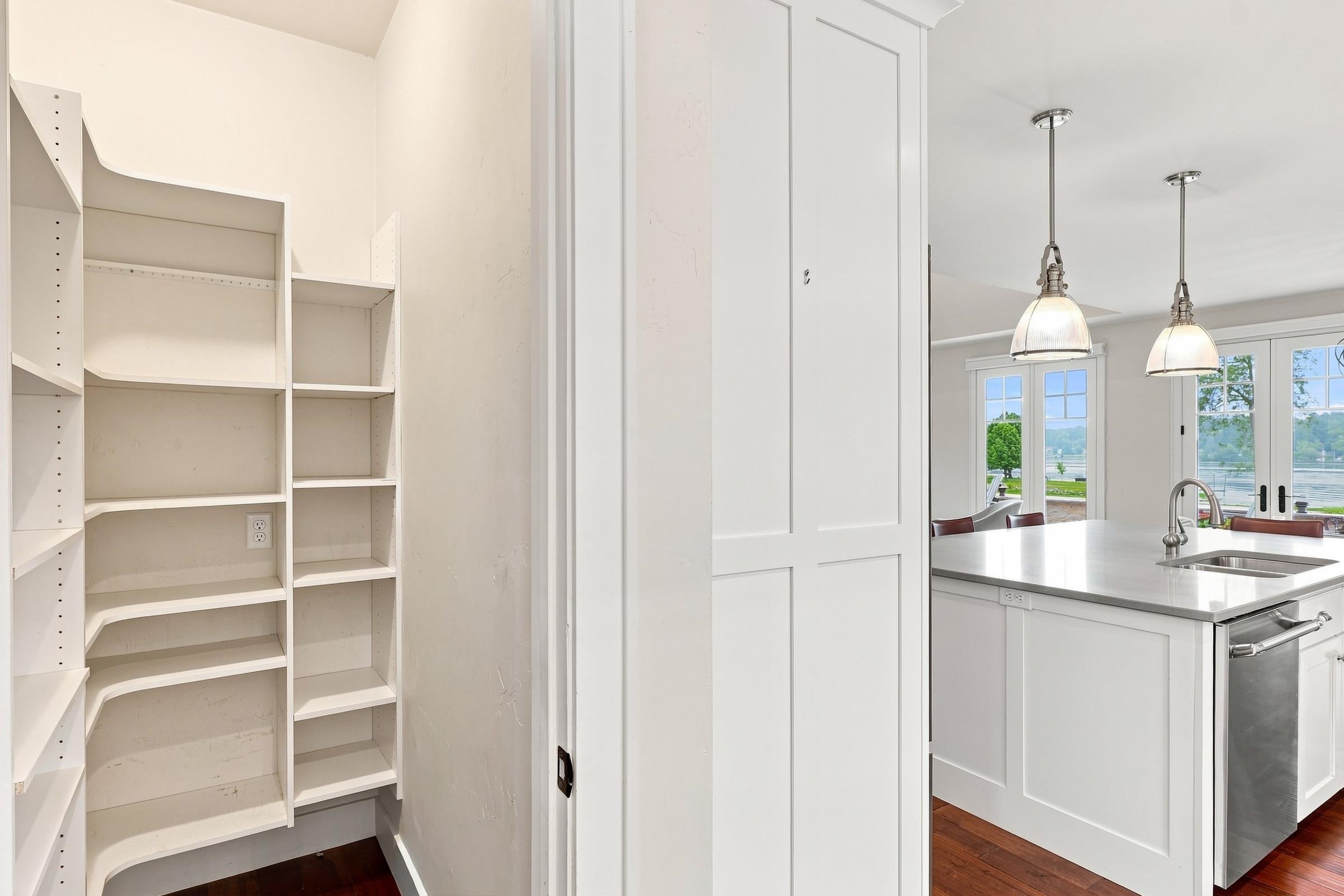 440 White Oaks Court