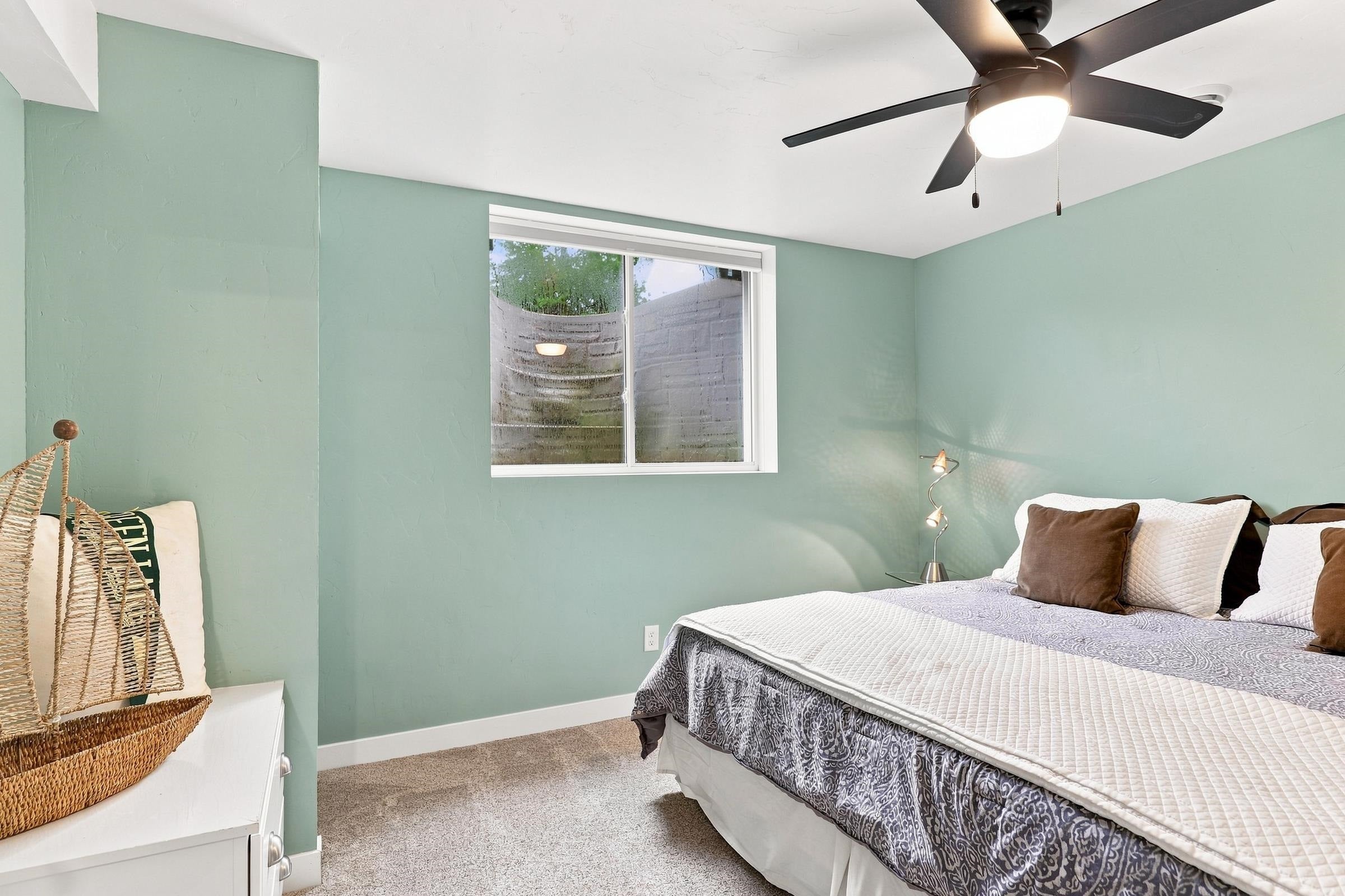 440 White Oaks Court