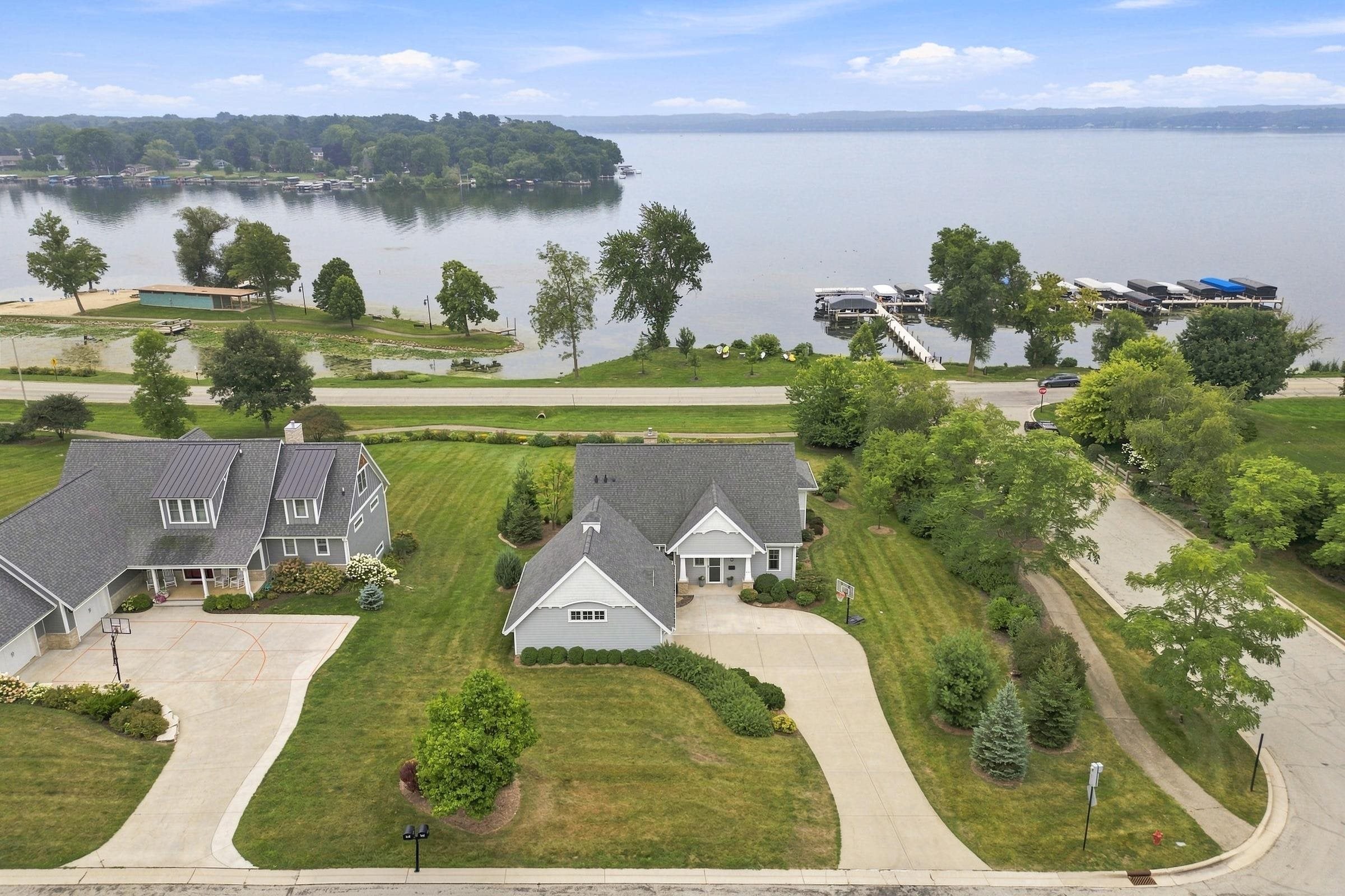 440 White Oaks Court