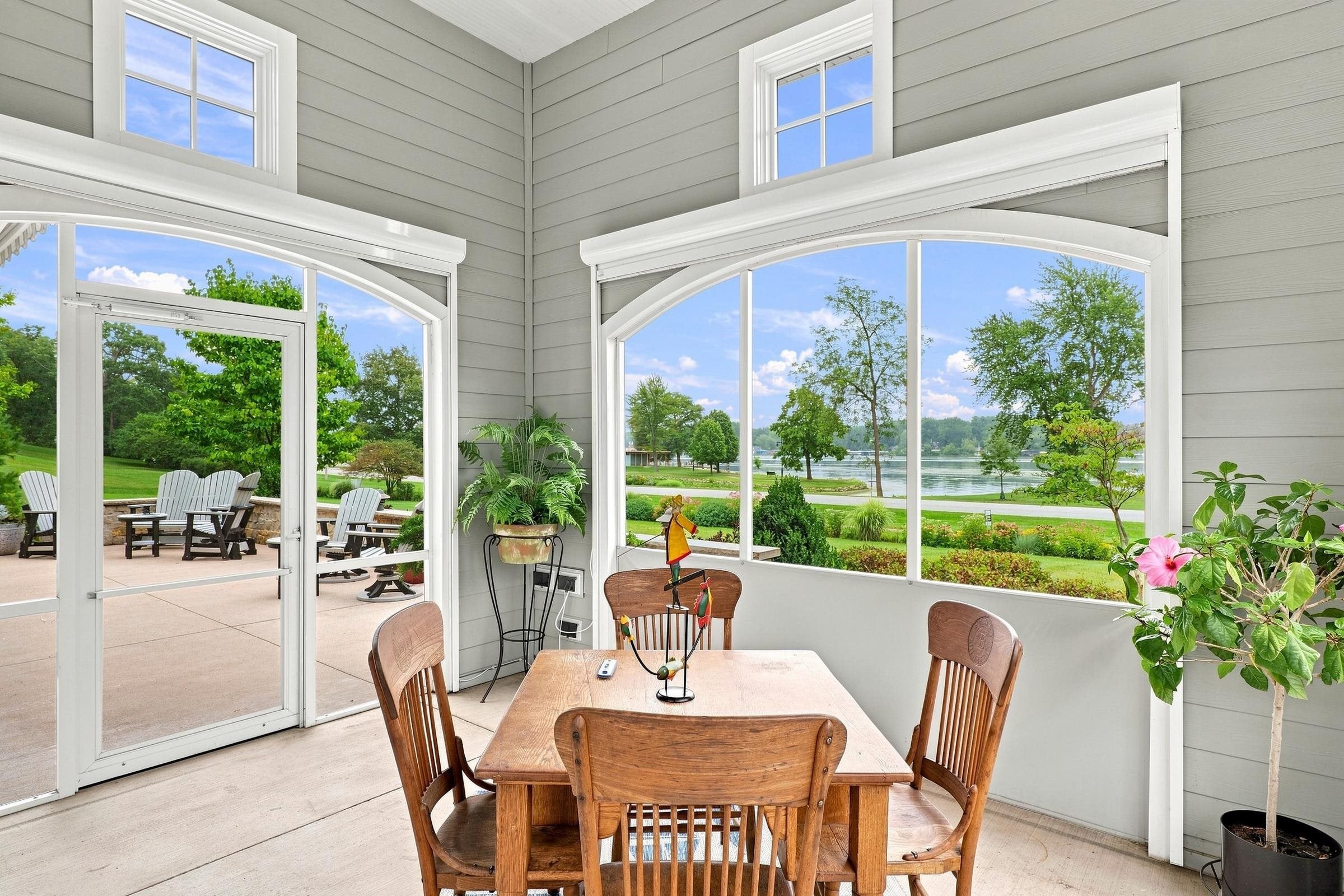 440 White Oaks Court