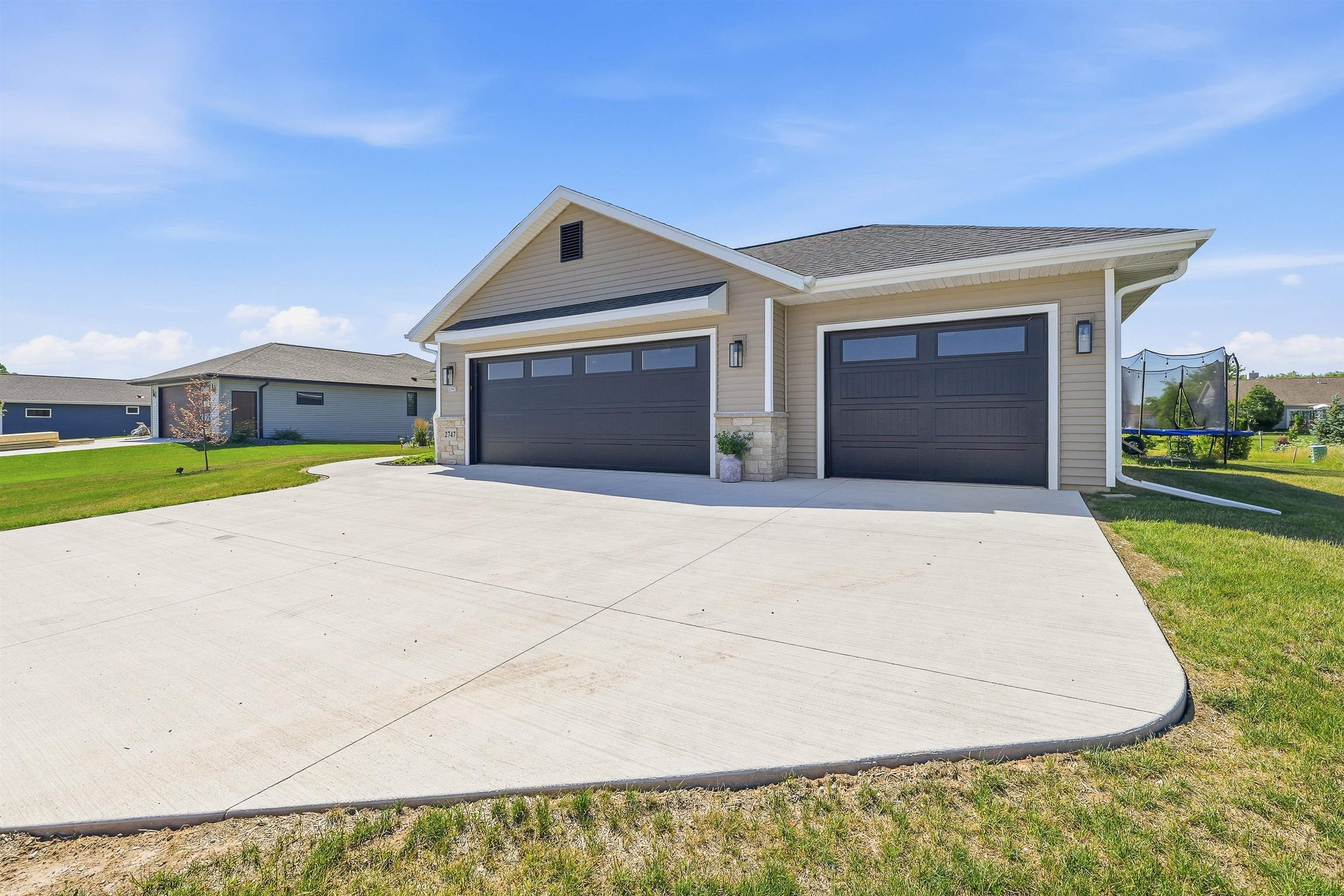 2747 Stonebrook Drive