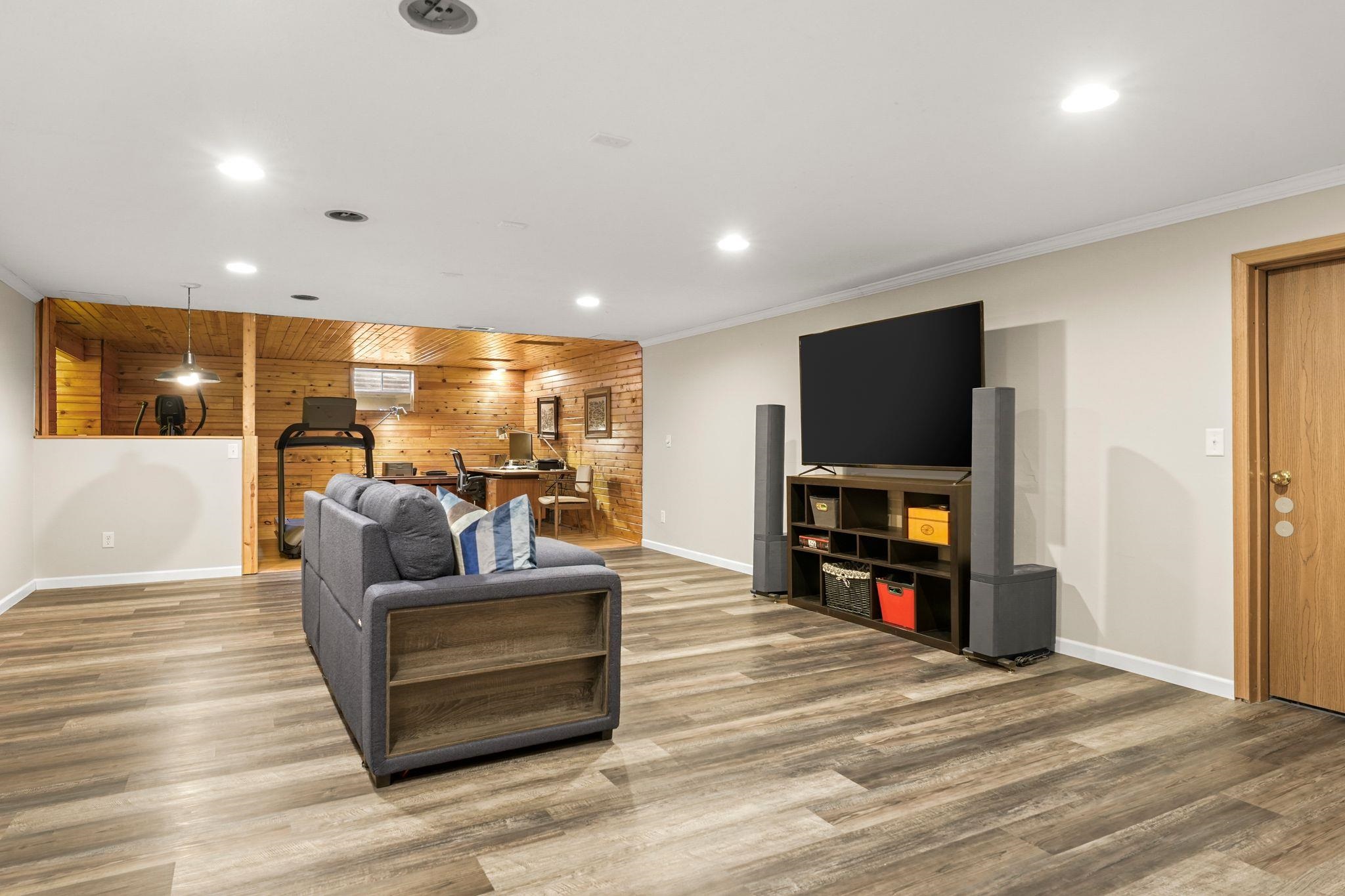 5315 Ridge Road