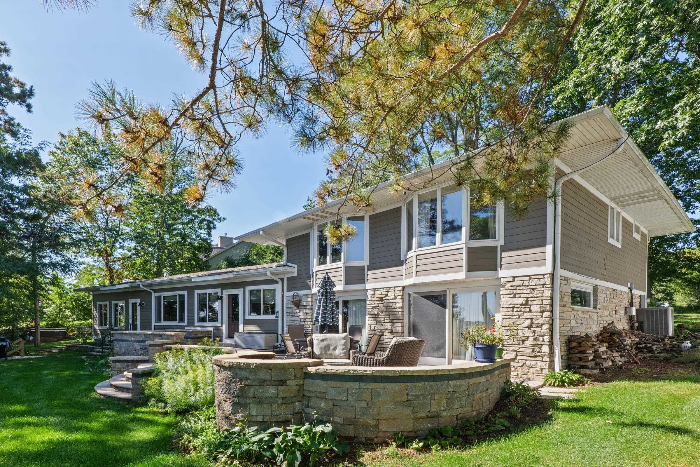 N4756 N Lakeshore Drive