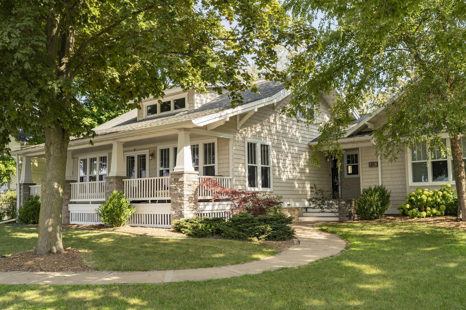 920 MEMORIAL Drive