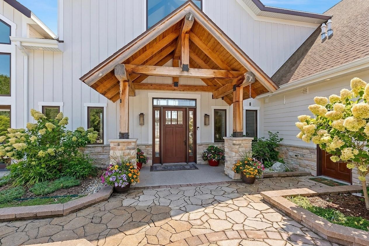 3765 BAY SHORE Drive