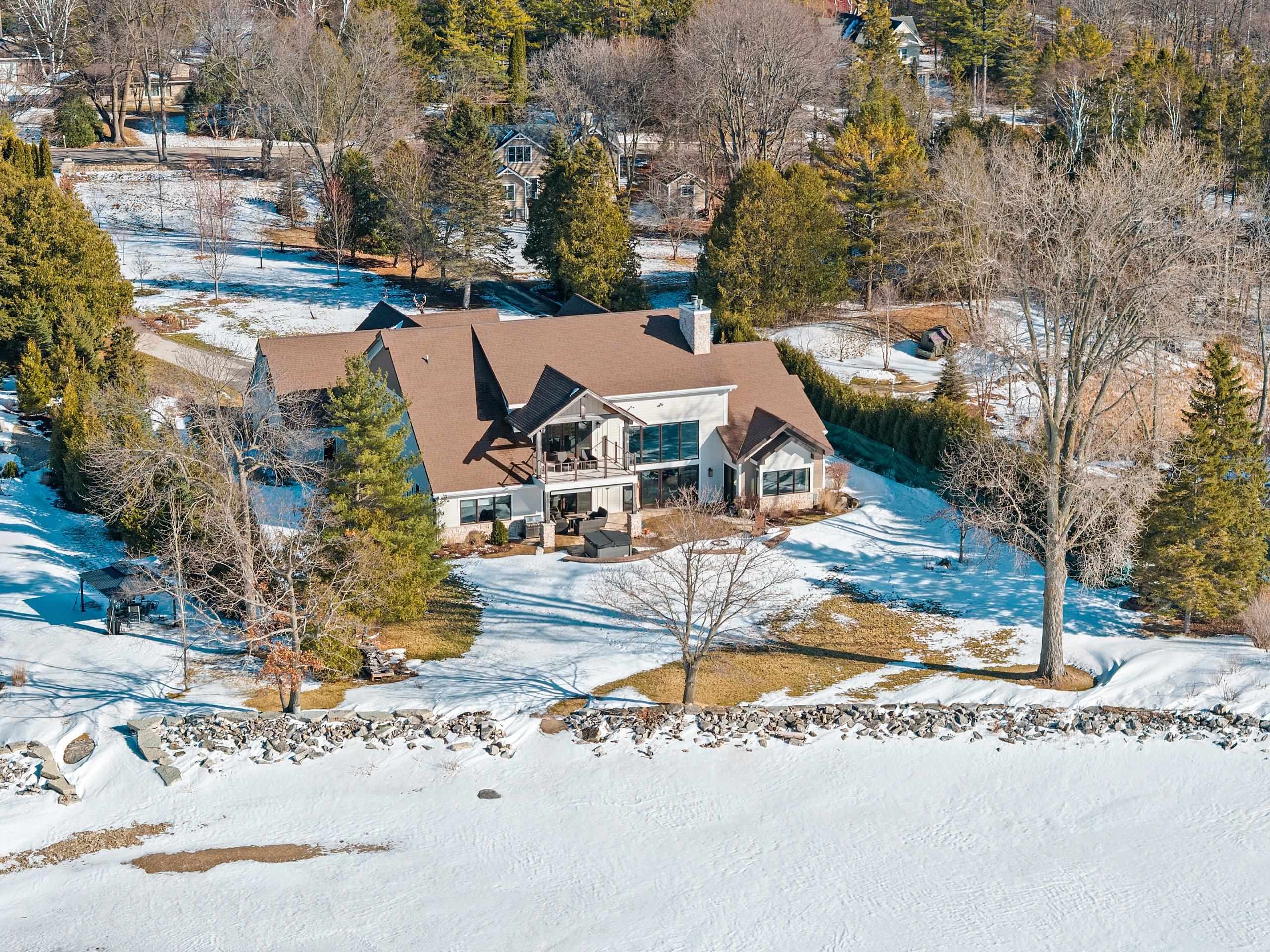 3765 BAY SHORE Drive