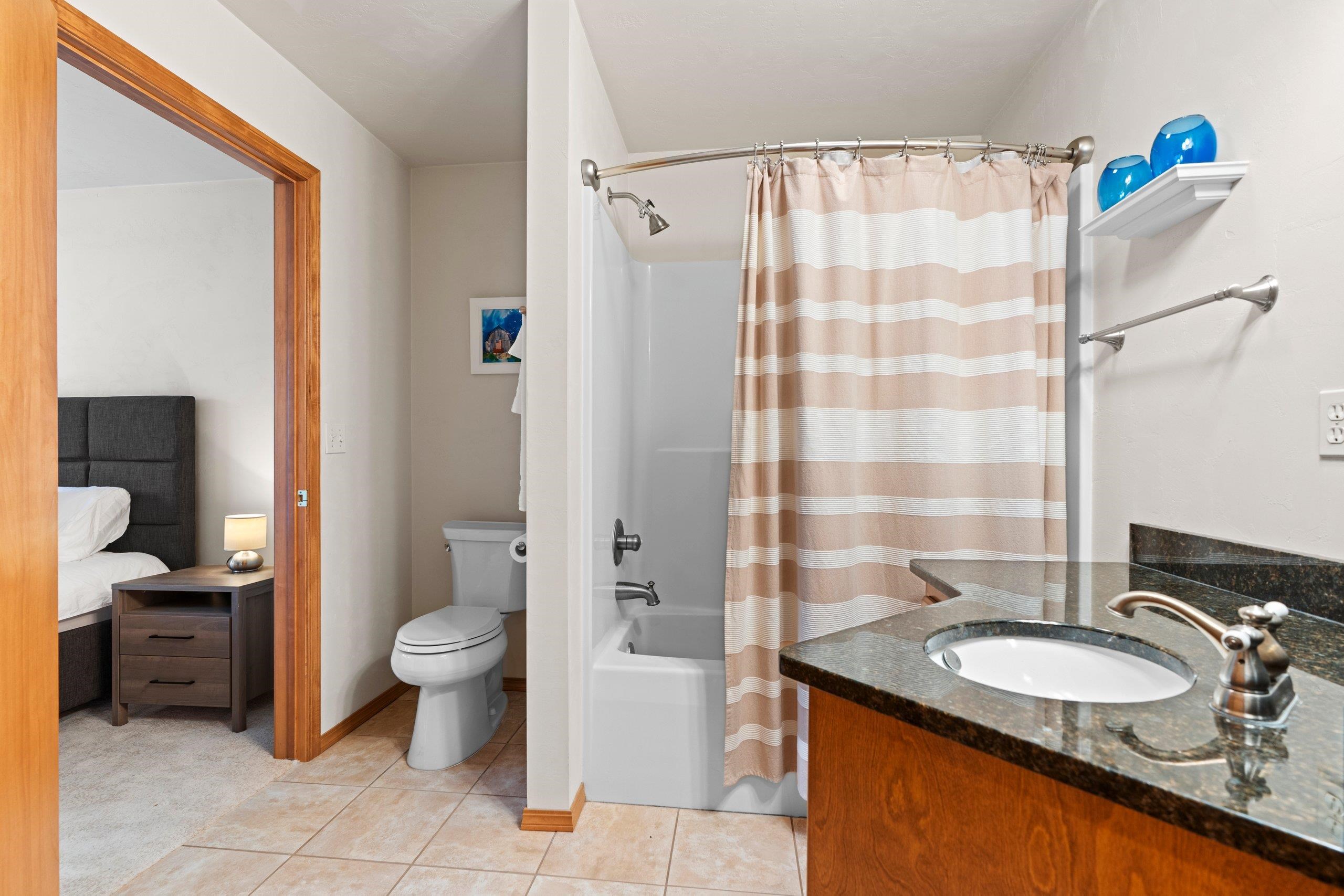 1606 MEMORIAL Drive Unit: 104