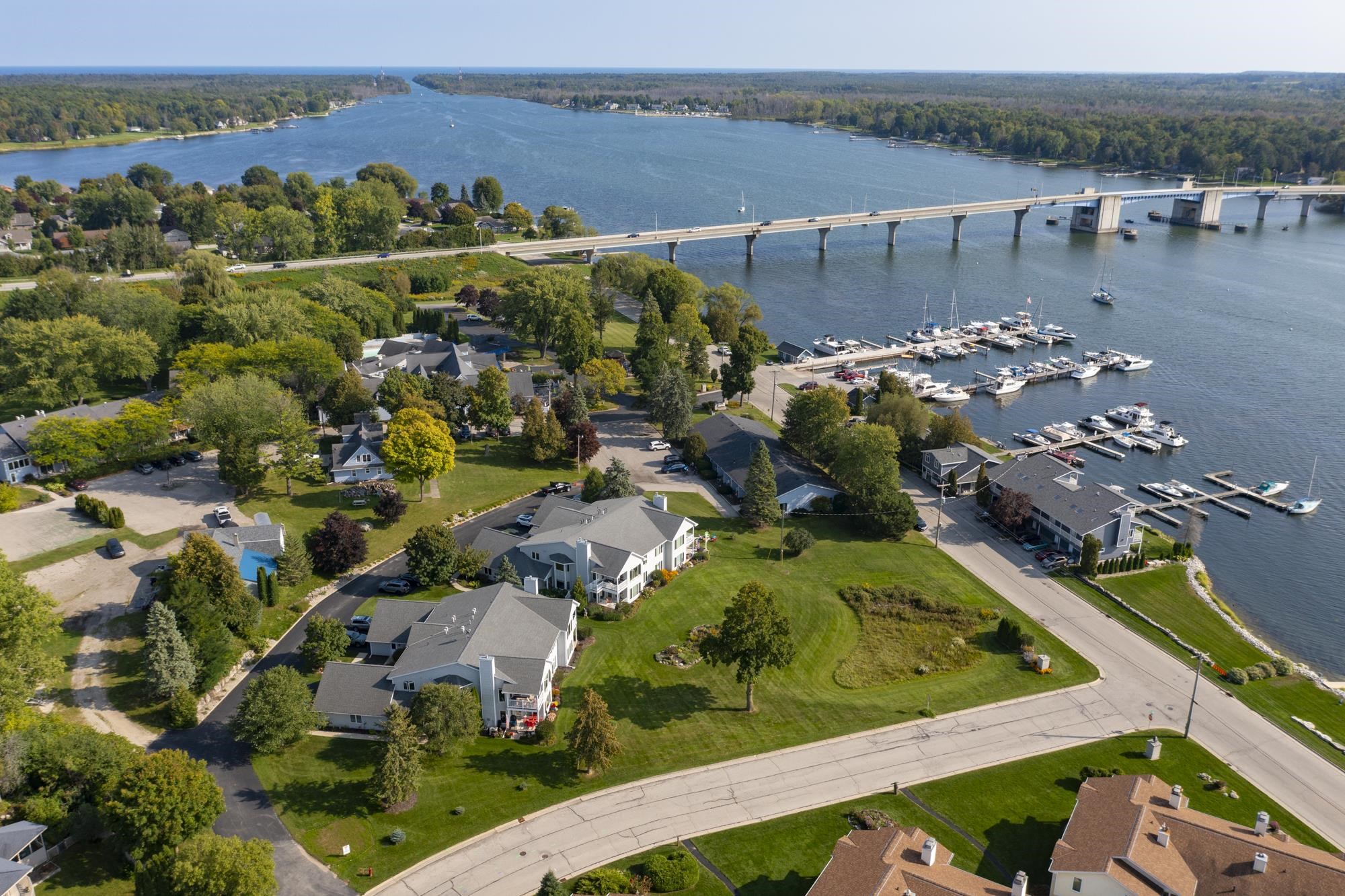 1606 MEMORIAL Drive Unit: 104
