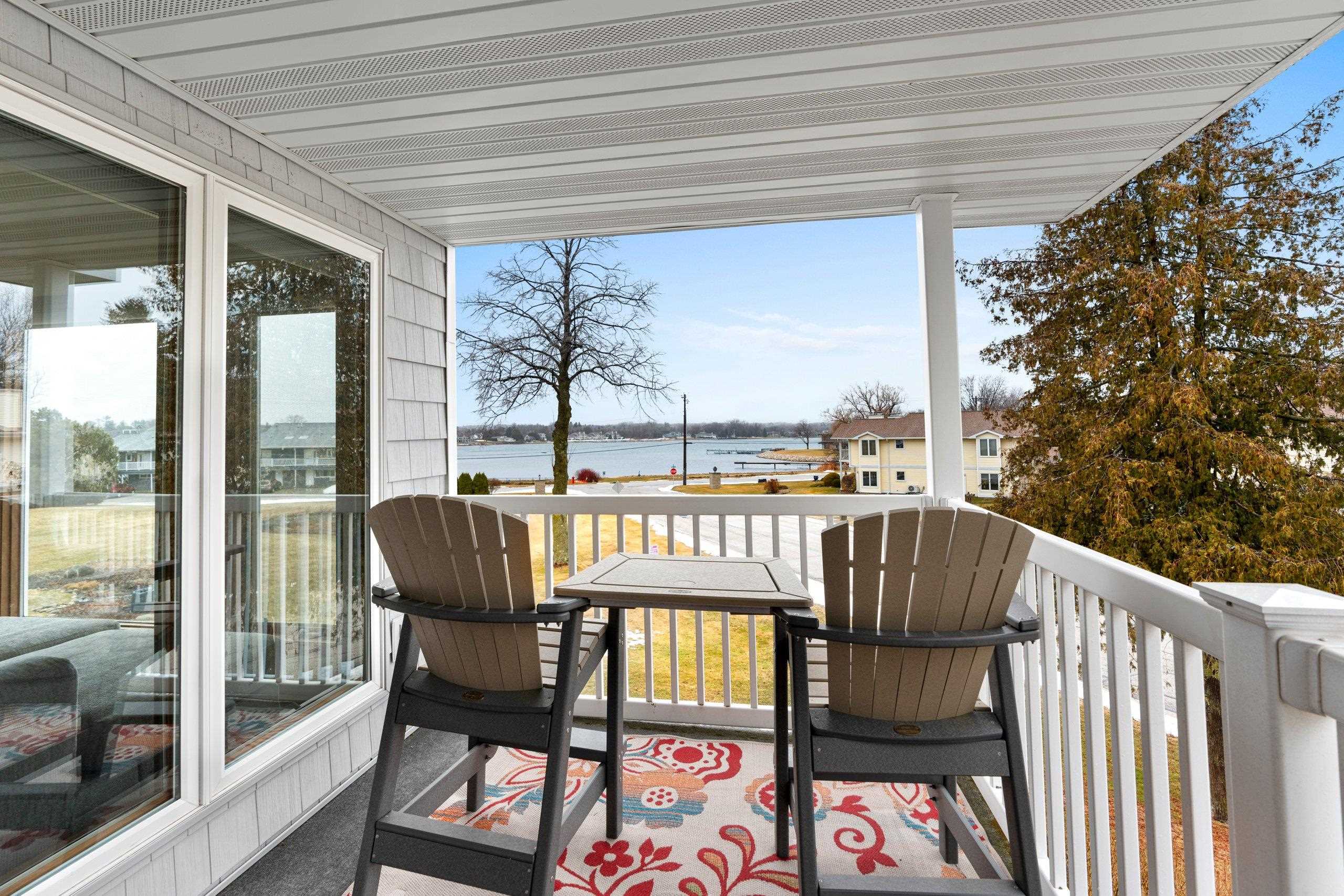 1606 MEMORIAL Drive Unit: 104