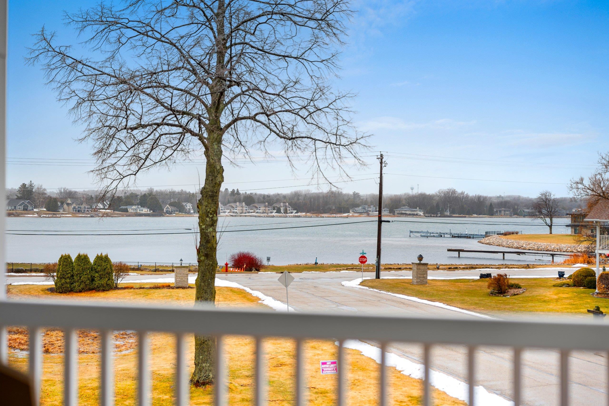 1606 MEMORIAL Drive Unit: 104