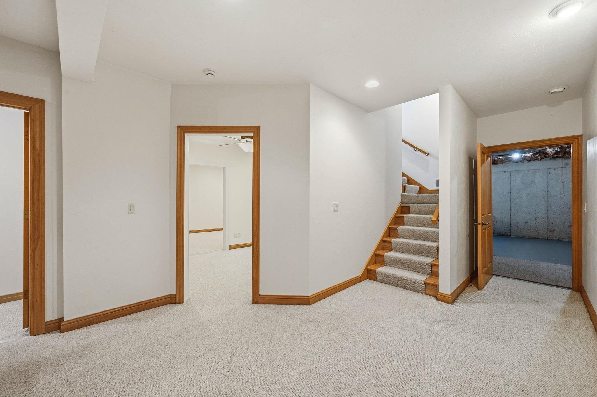 6121 SANDY Cove
