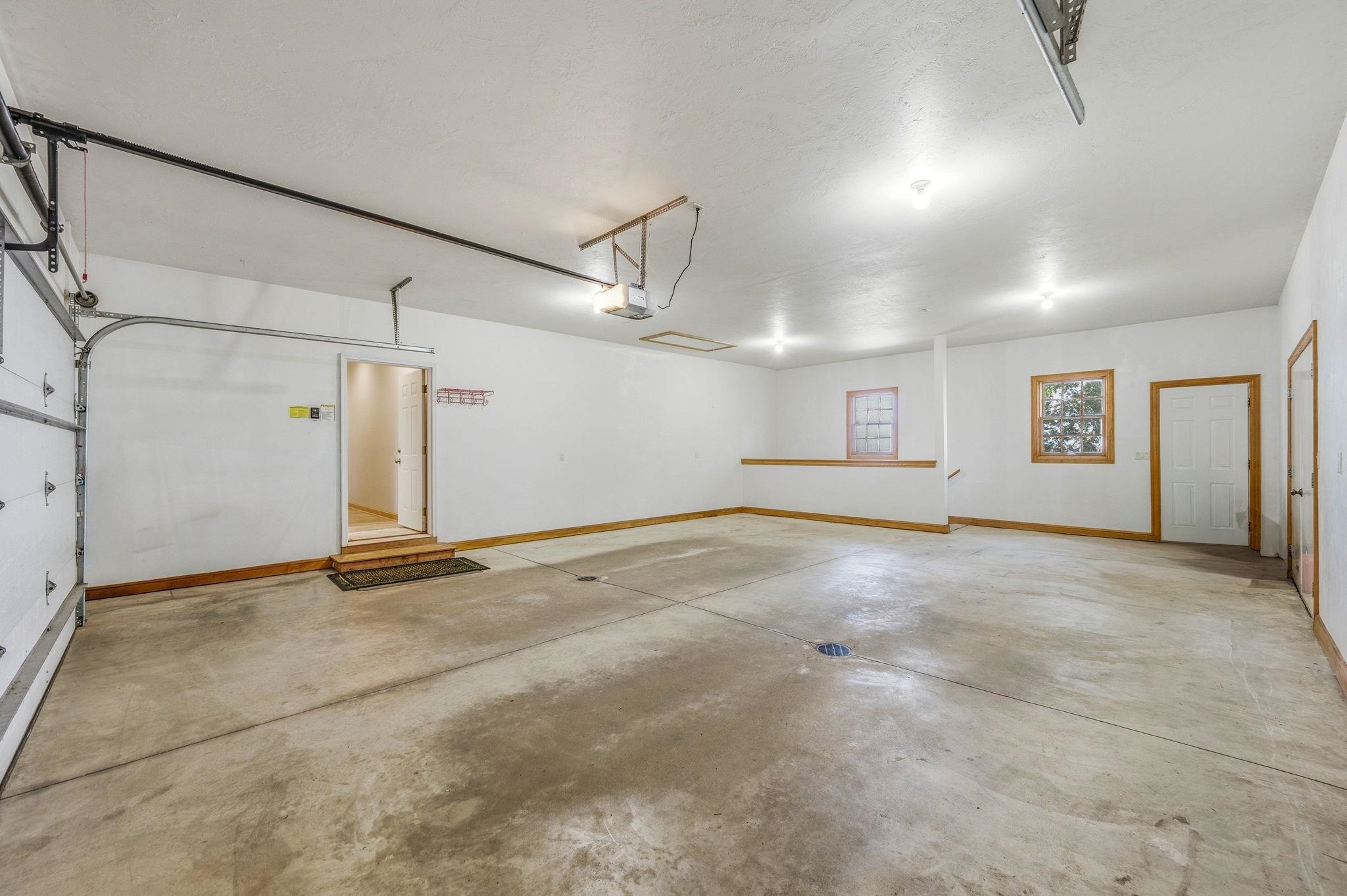 6121 SANDY Cove