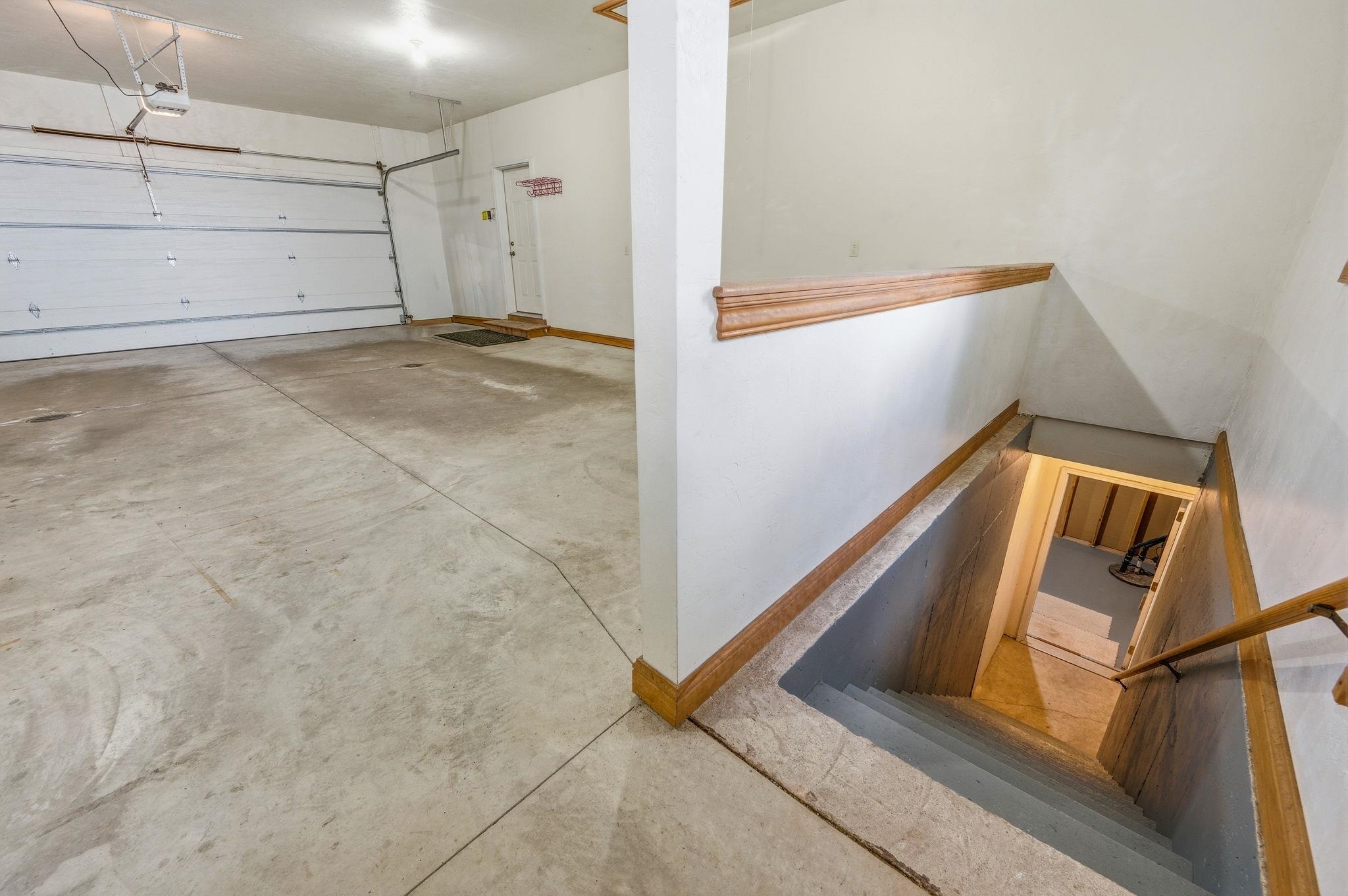 6121 SANDY Cove