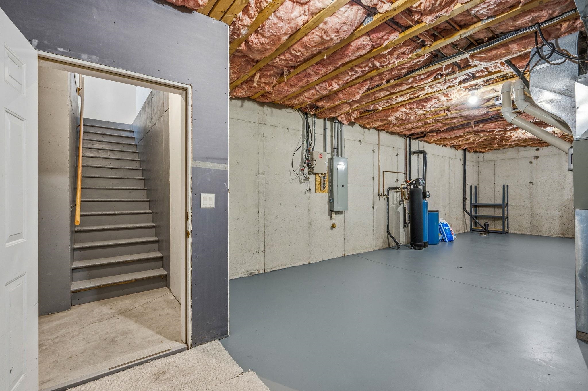 6121 SANDY Cove