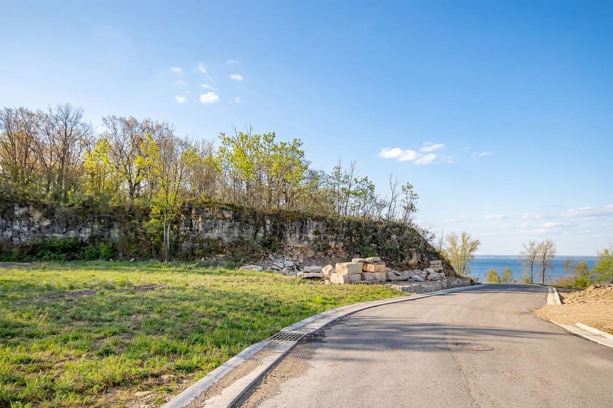 BAY SHORE HEIGHTS Drive Unit: 2