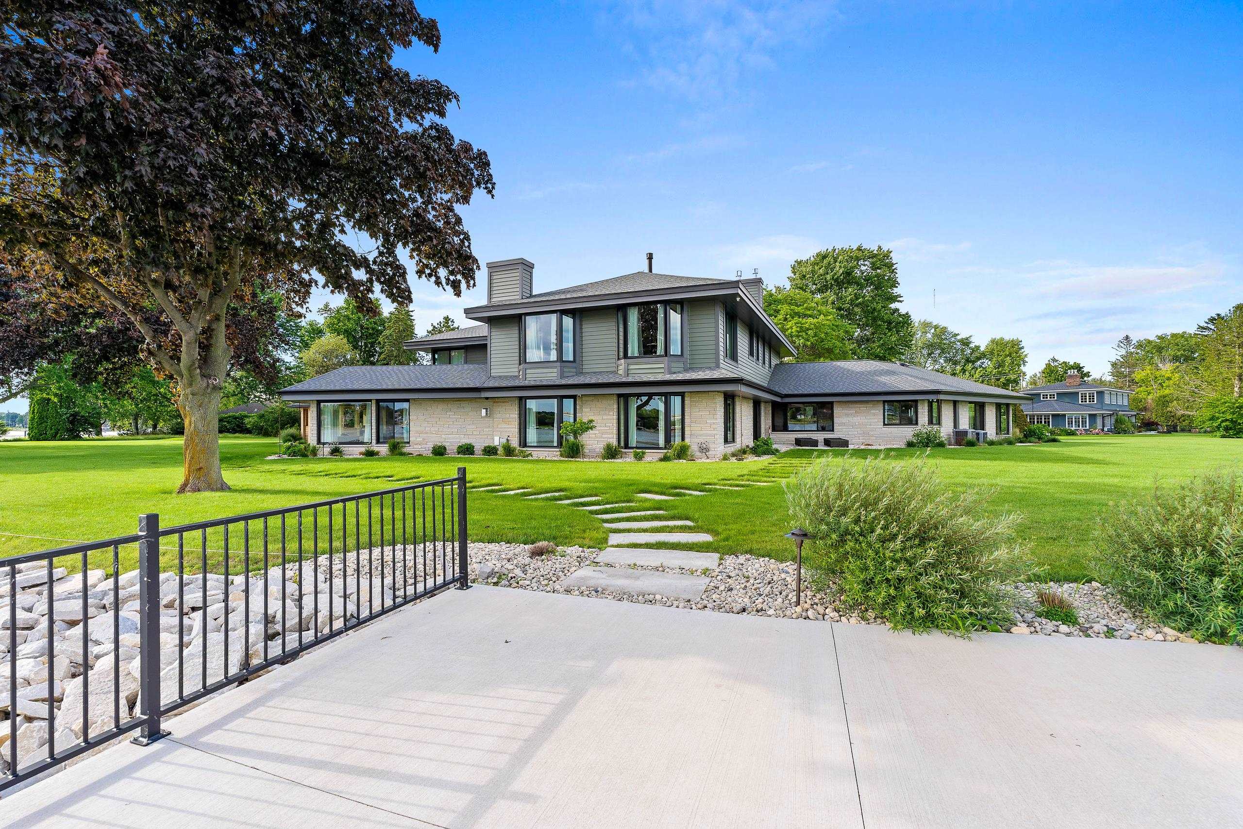 55 UTOPIA Circle