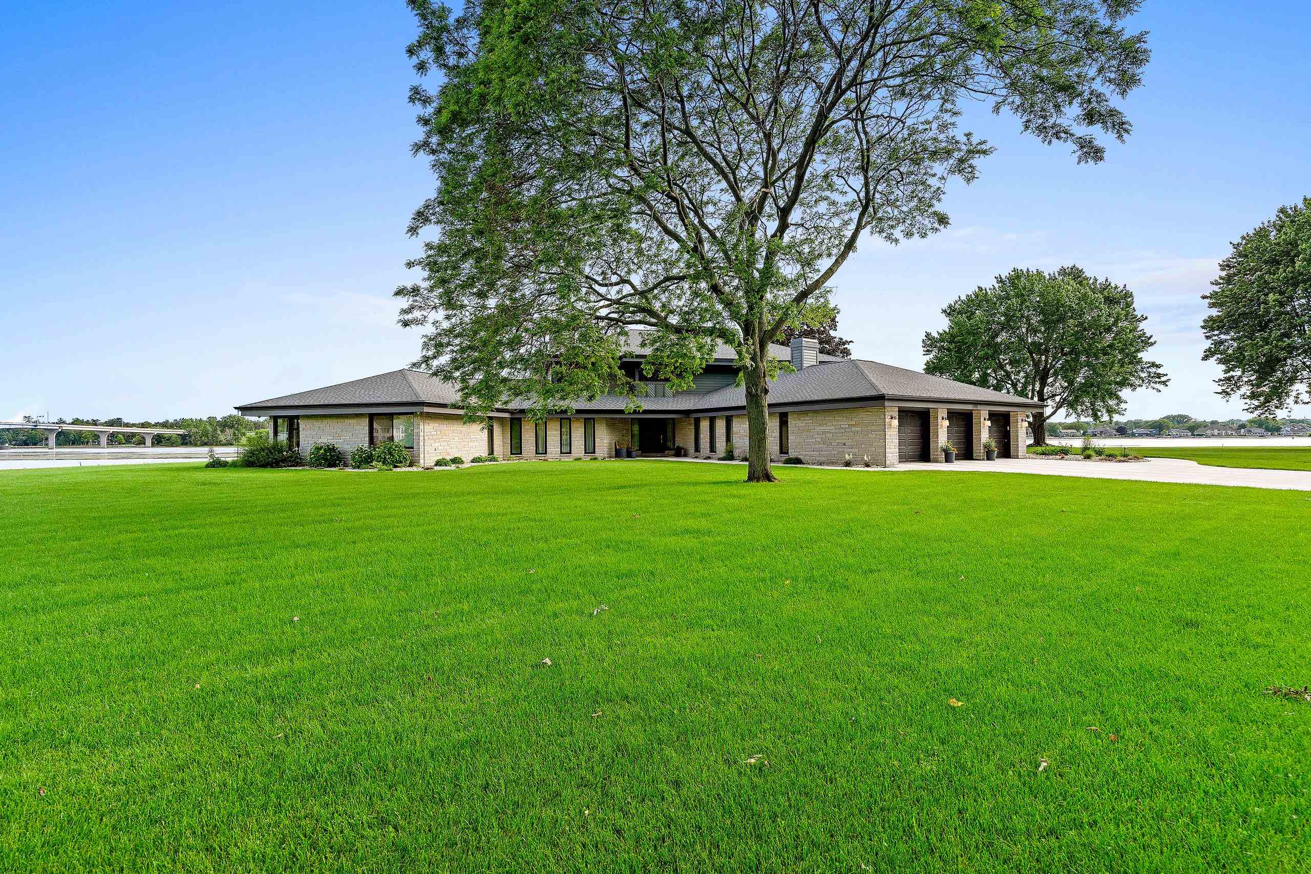 55 UTOPIA Circle