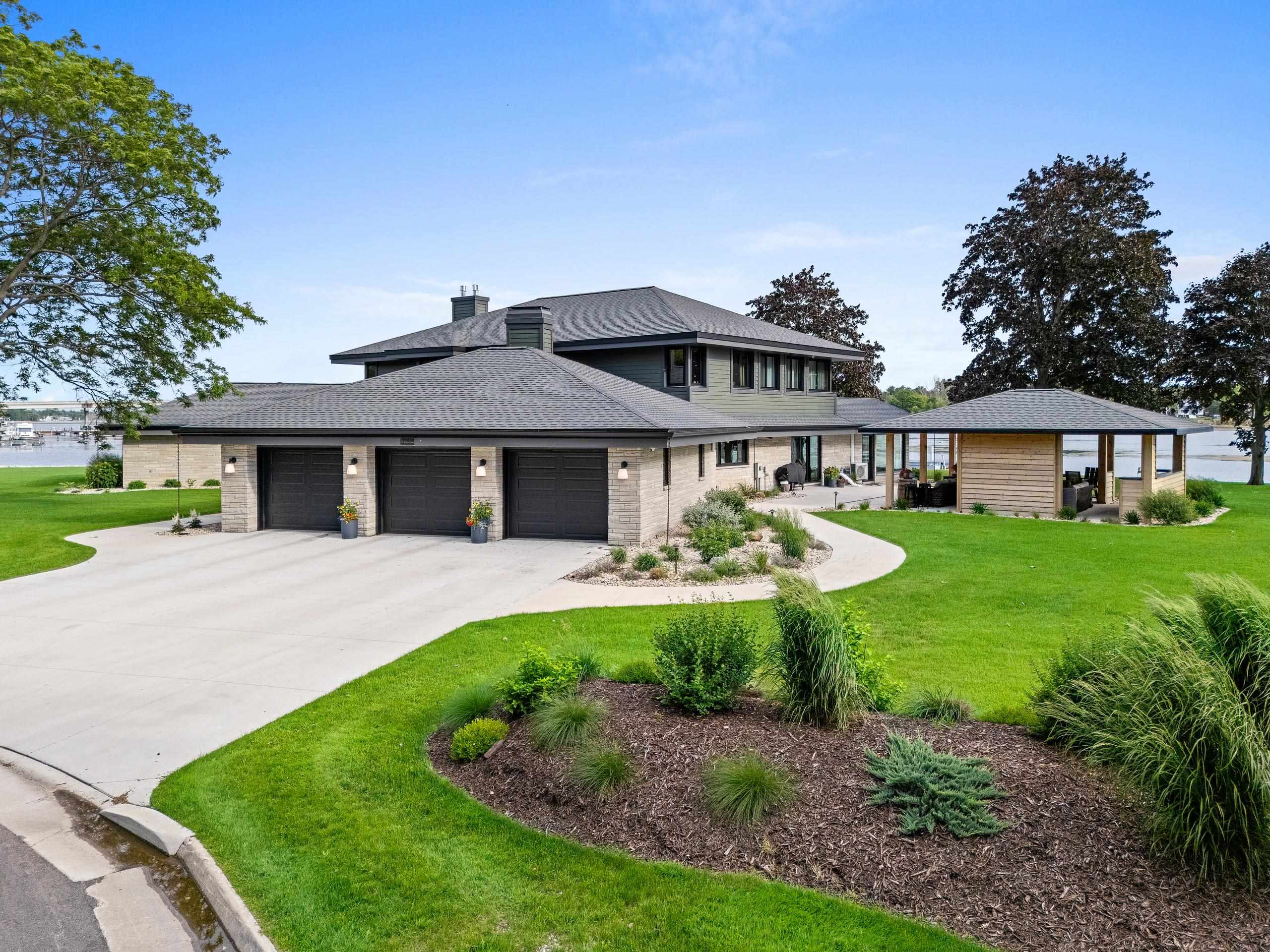 55 UTOPIA Circle