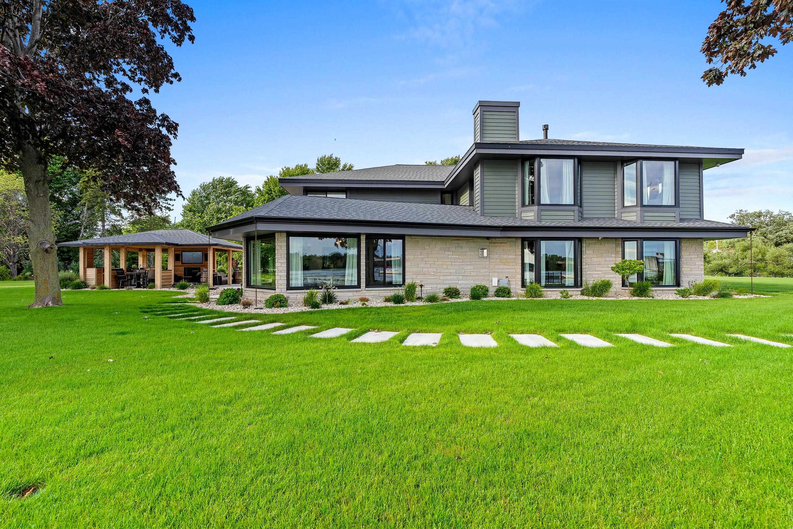 55 UTOPIA Circle