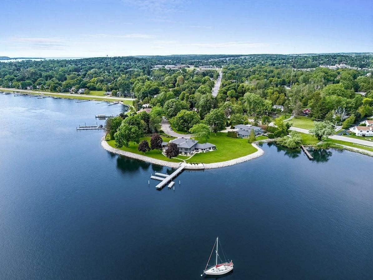 55 UTOPIA Circle